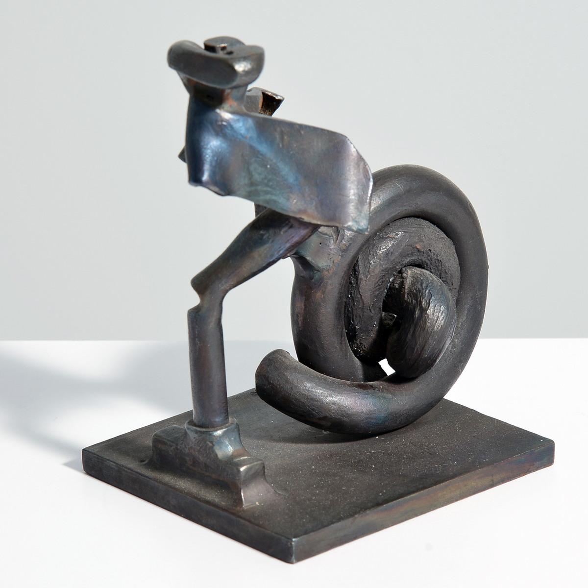 Escultura abstracta de metal Karl Stirner en venta 1