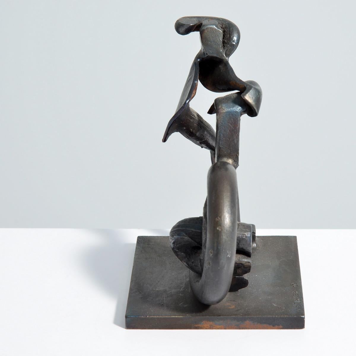 Escultura abstracta de metal Karl Stirner en venta 5