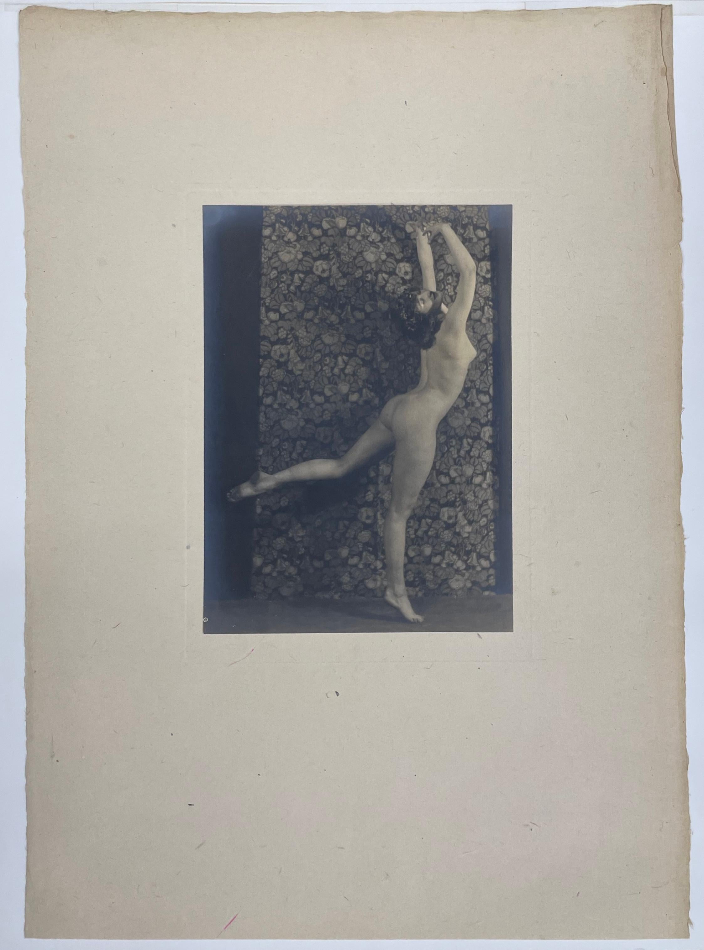nude female figure photography