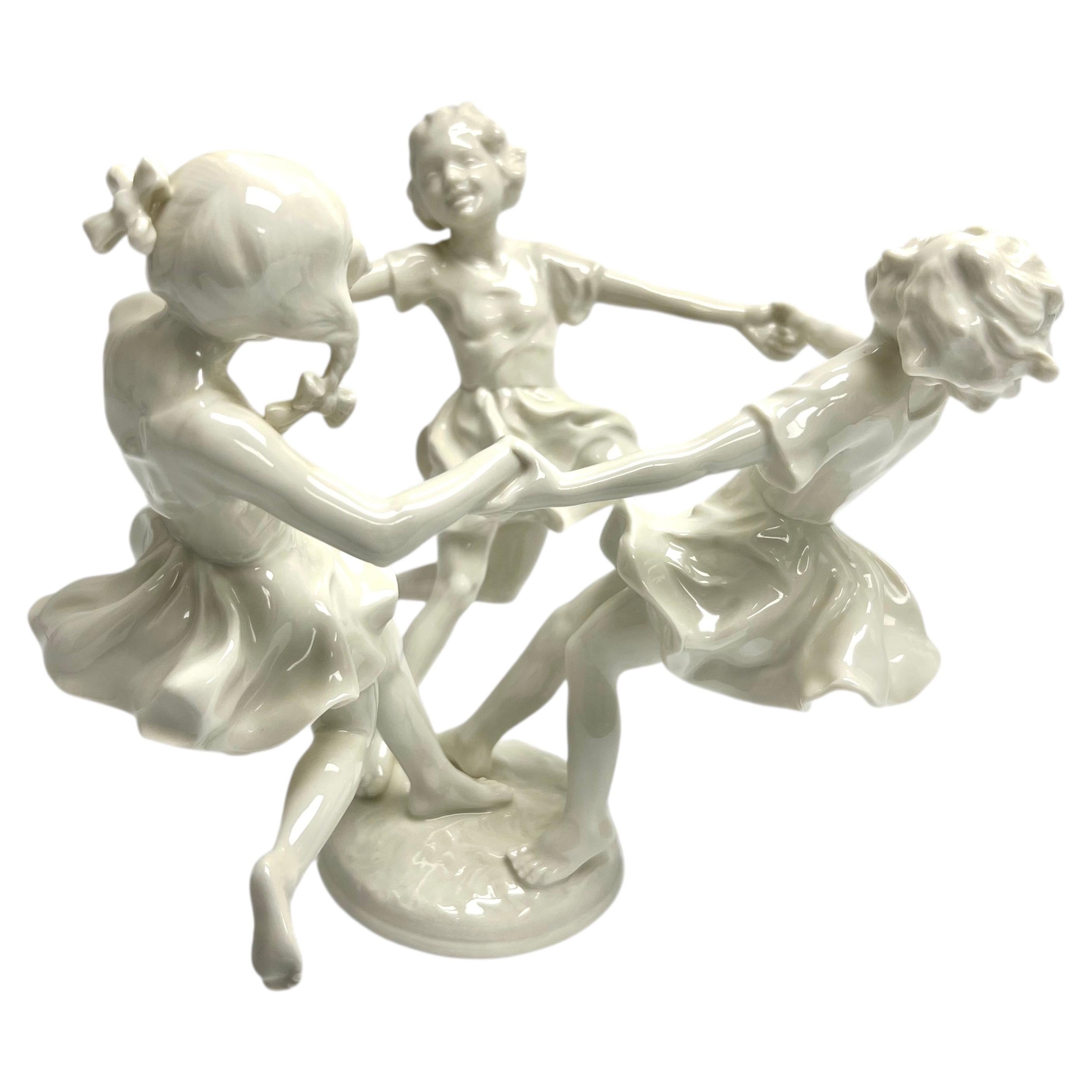 Karl Tutter Lorenz per Hutschenreuther May Dance Scilpture in vendita