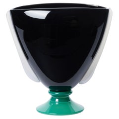 Karl Vase