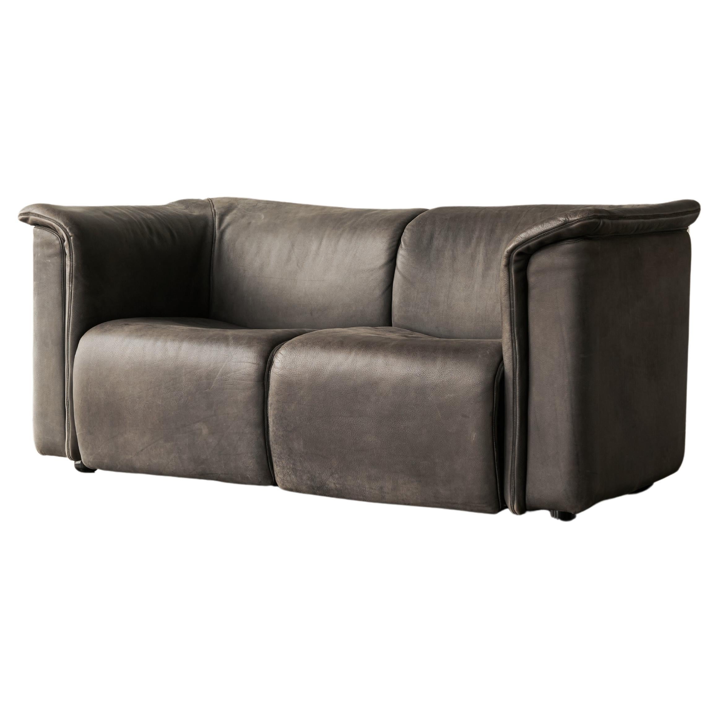 Karl Wittmann Sofa aus patiniertem grauem Leder 1980er Jahre im Angebot