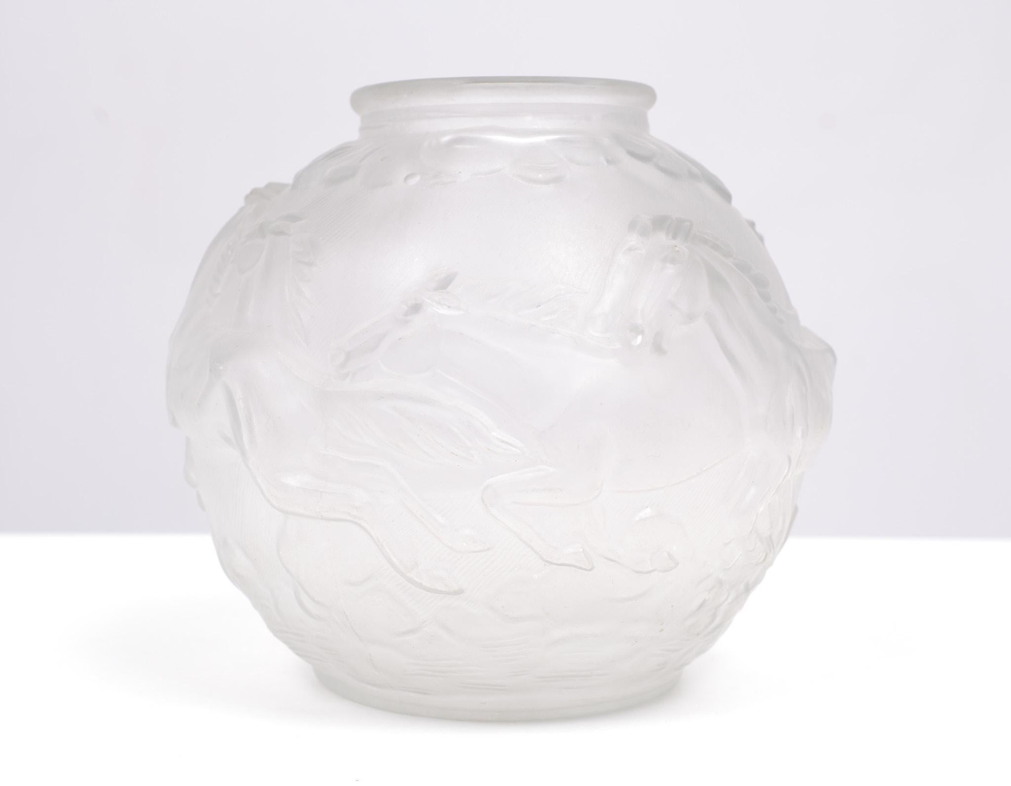 Ceco Karl Zentner, Vaso a sfera satinato Art Deco in vendita