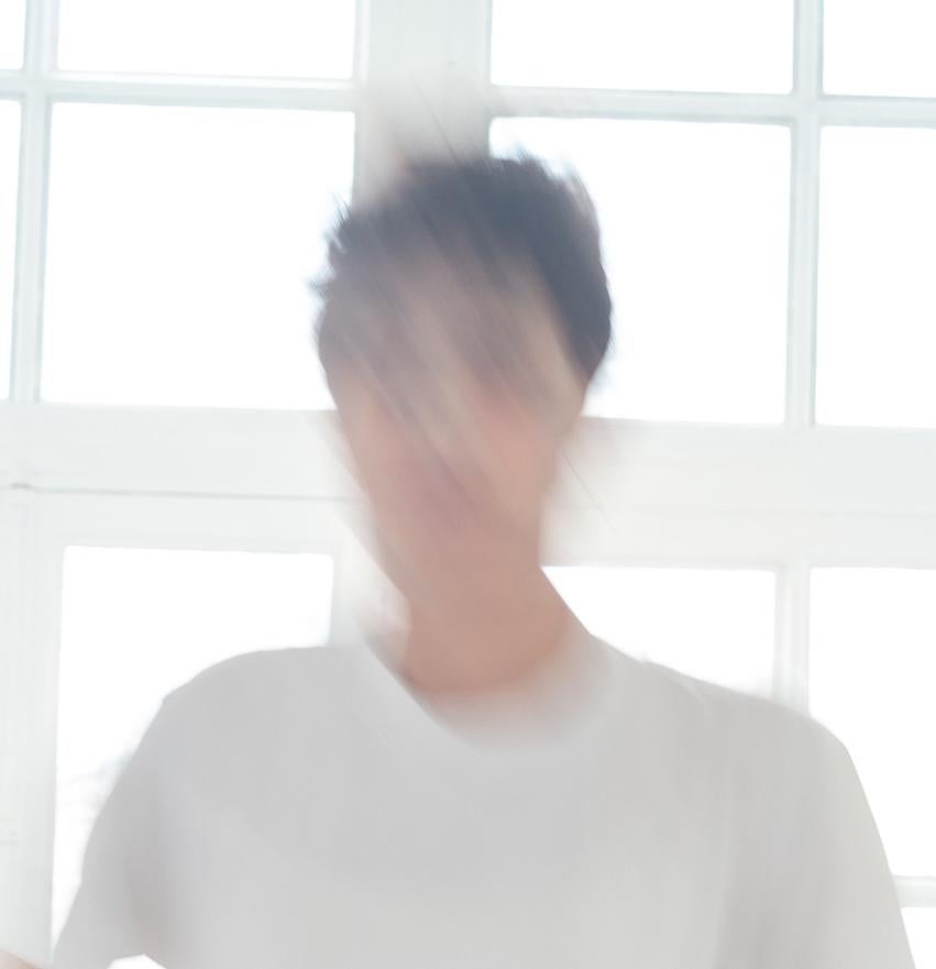Autorretrato con máscara - Photograph de Karla Hiraldo Voleau 
