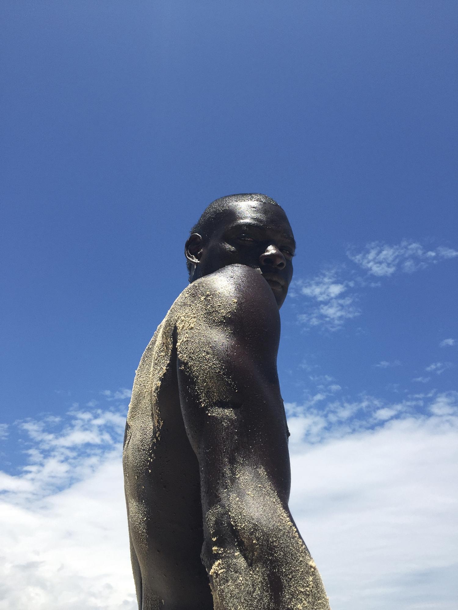 Color Photograph de Karla Hiraldo Voleau  - Julio azul