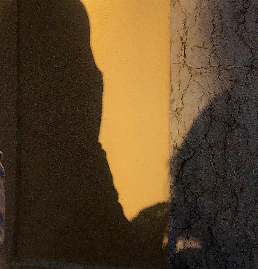 Lisbona - Color Photograph Marrone di Karla Hiraldo Voleau 