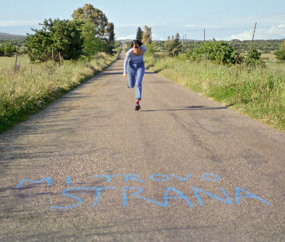 Mi trovo strada (Zeitgenössisch), Photograph, von Karla Hiraldo Voleau 