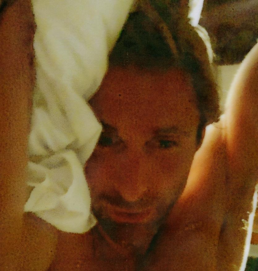 Karla HIRALDO VOLEAU (*1992, französisch-dominikanisch)
Pierre, 2022
Archivalischer Pigmentdruck auf Hahnemühle Photo-rag Papier
65 x 50 cm (25 5/8 x 19 3/4 in.)
Auflage 2 plus 1 Probedruck des Künstlers
Nur drucken
Signiert von der