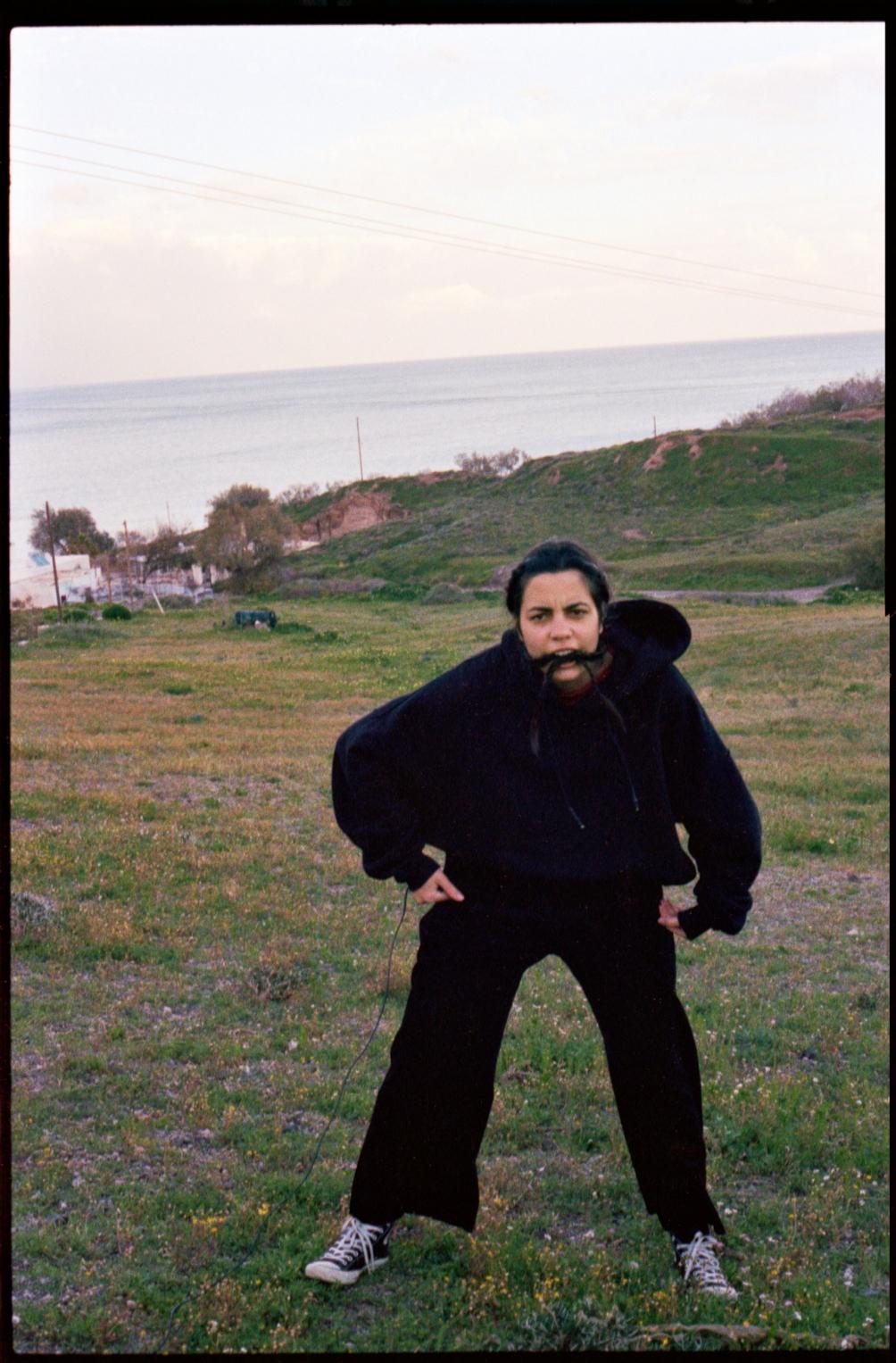 Rrrraw (Schwarz), Color Photograph, von Karla Hiraldo Voleau 