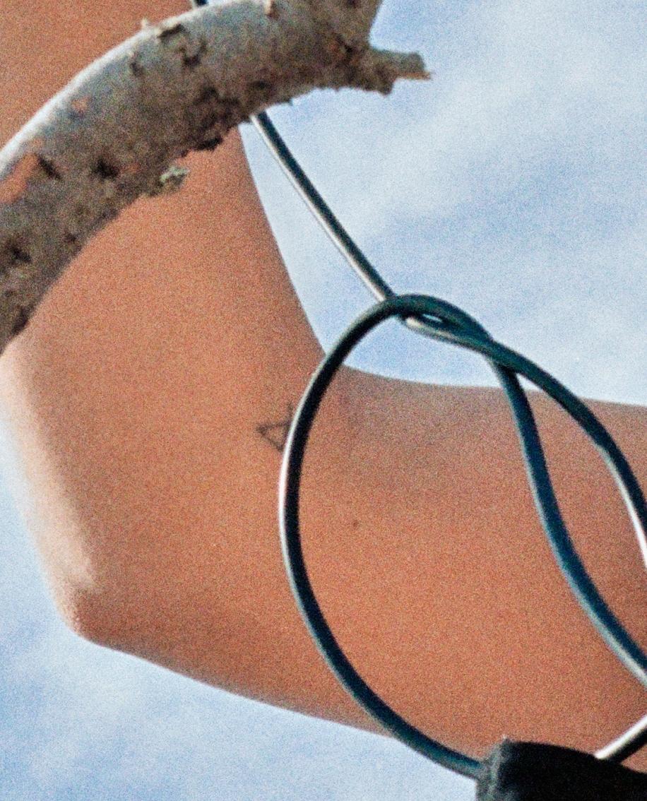 Karla HIRALDO VOLEAU (*1992, franco-dominicana)
La mano, 2019
Getto d'inchiostro su Hahnemuhle Photo Rag Baryta
44 x 29 cm (17 3/8 x 11 3/8 in.)
Edizione di 3 esemplari più 2 prove d'artista
Firmato dall'artista

Karla Hiraldo Voleau, nata nel 1992,