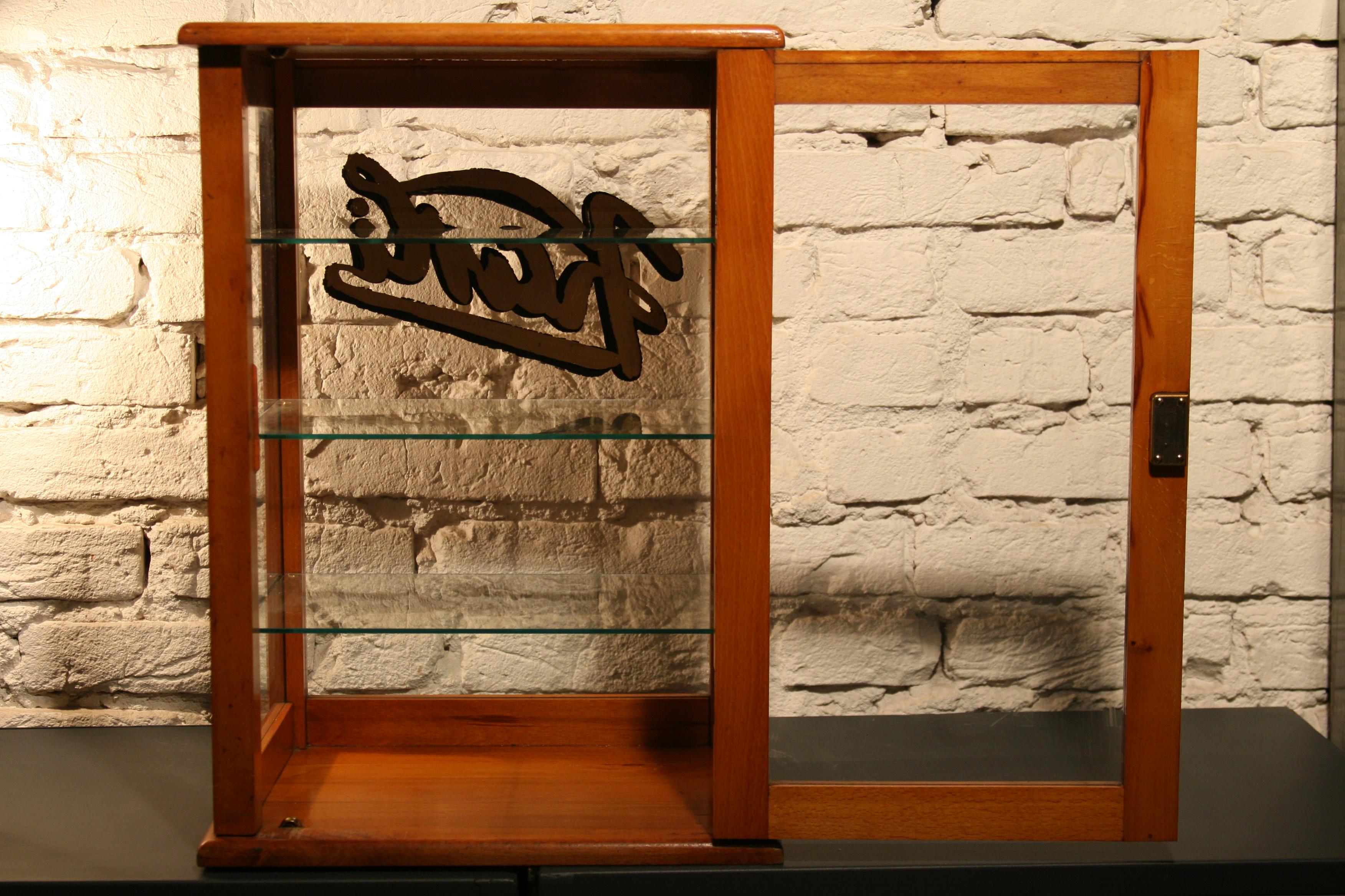 Karli Glass Shop Vitrine from the 1930s For Sale 2