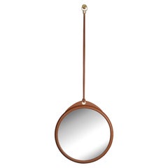 Miroir rond Karlo (petit modèle) en cuir et laiton brossé, par Madheke