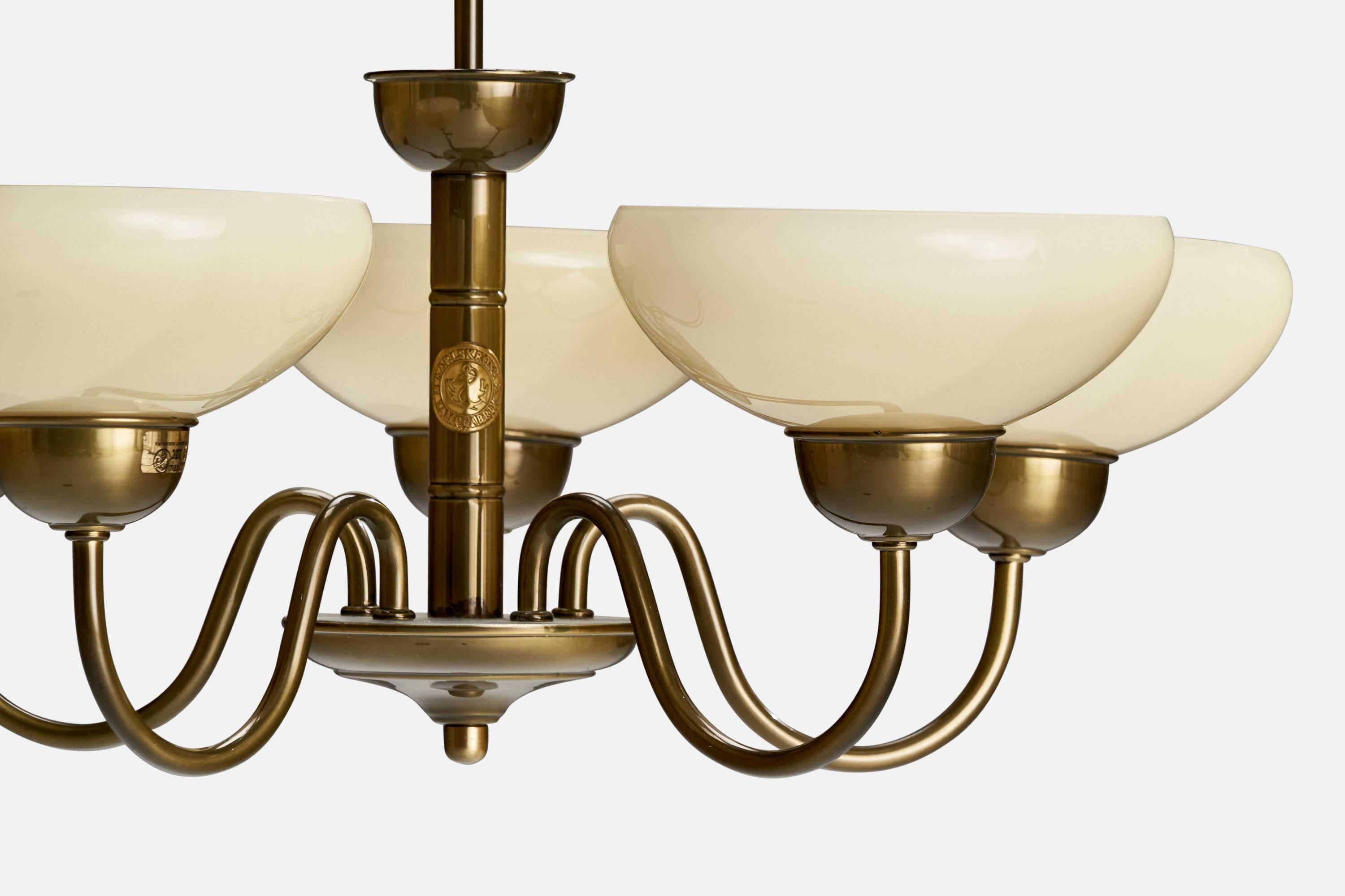 Karlskrona Lampfabrik, Chandelier, Brass, Glass, Sweden, 1970s In Good Condition For Sale In High Point, NC