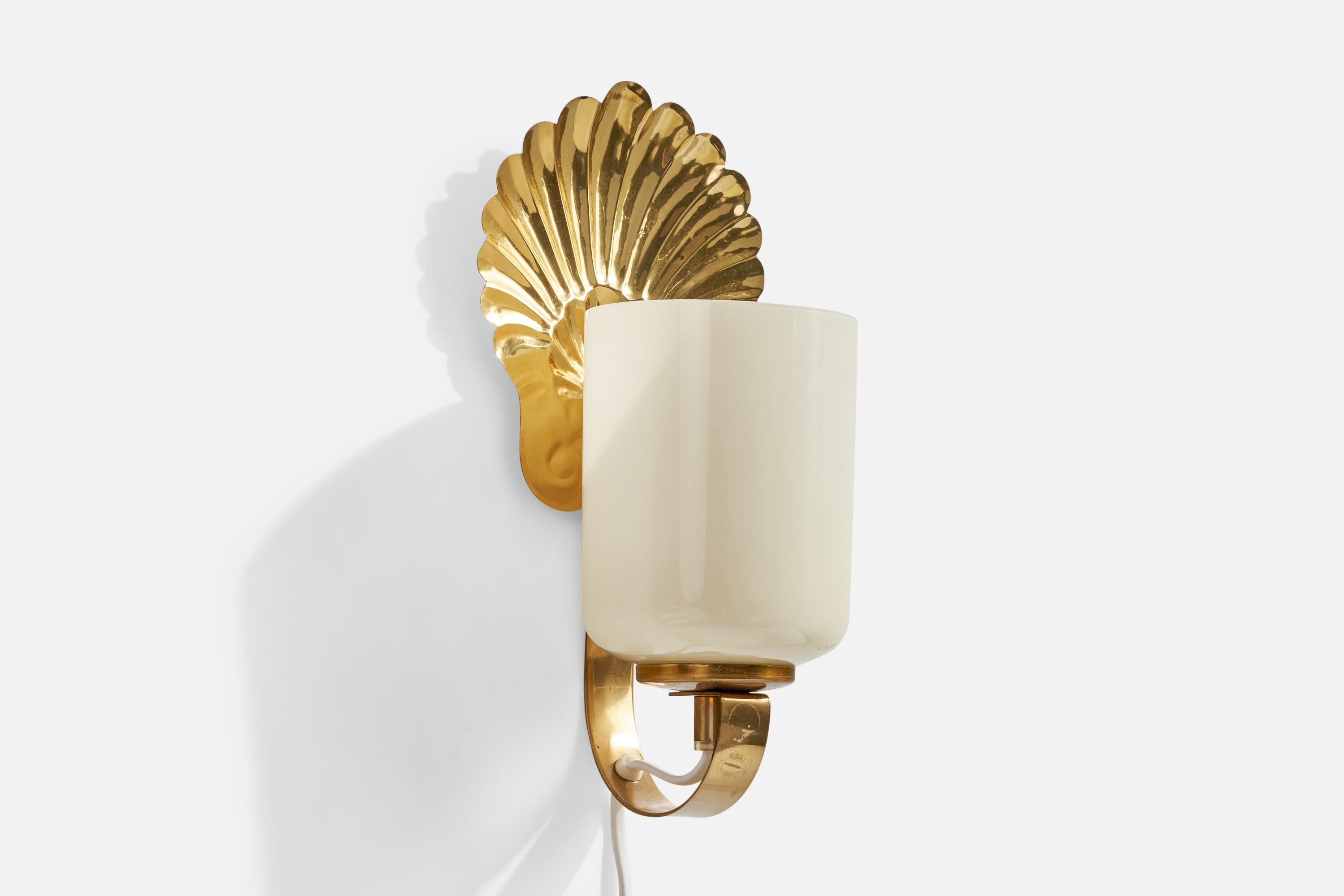 Mid-20th Century Karlskrona Lampfabrik, Wall Lights, Brass, Glass, Sweden, 1940s