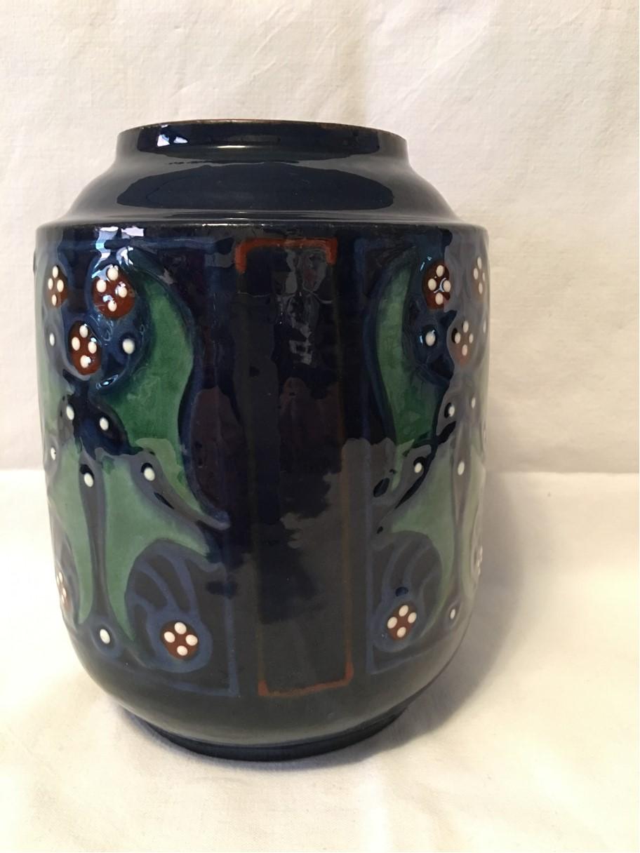 A rare Karlsruhe Majolika ceramic vase Kusche Alfred from around 1910's. Kusche Alfred was Professor at Staatstechnikum Karlsruhe beginning in 1909. Some of his work has become very rare to find. This is such a rare Masterpiece. Upon purchase this