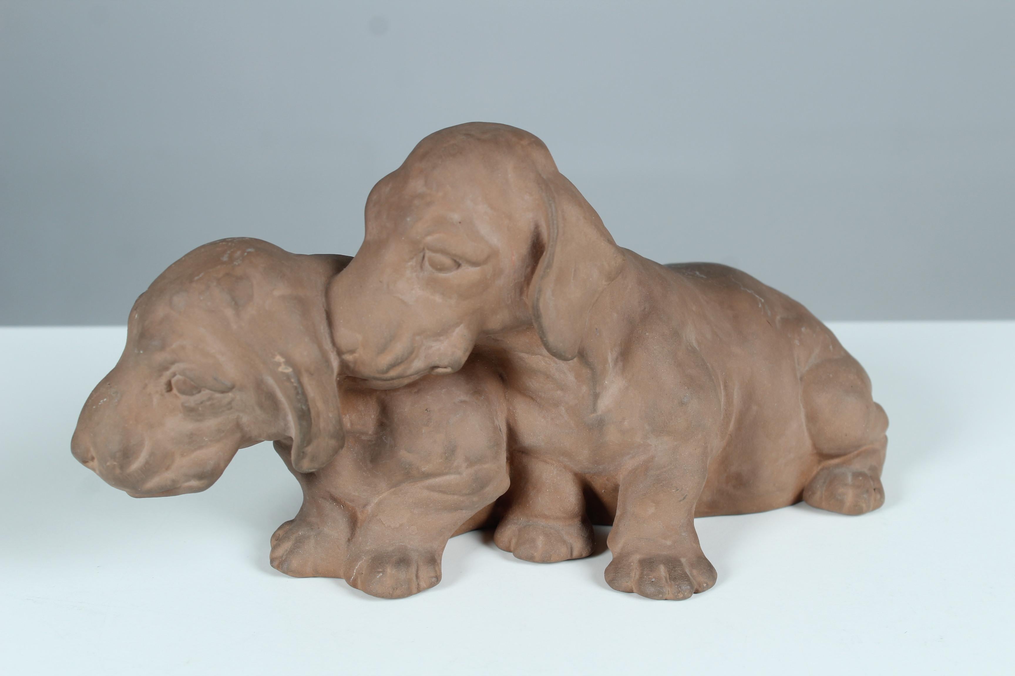 Karlsruhe Majolika Manufactory Sculpture, Dogs, Dachshund, Germany, 20th Century In Good Condition For Sale In Greven, DE
