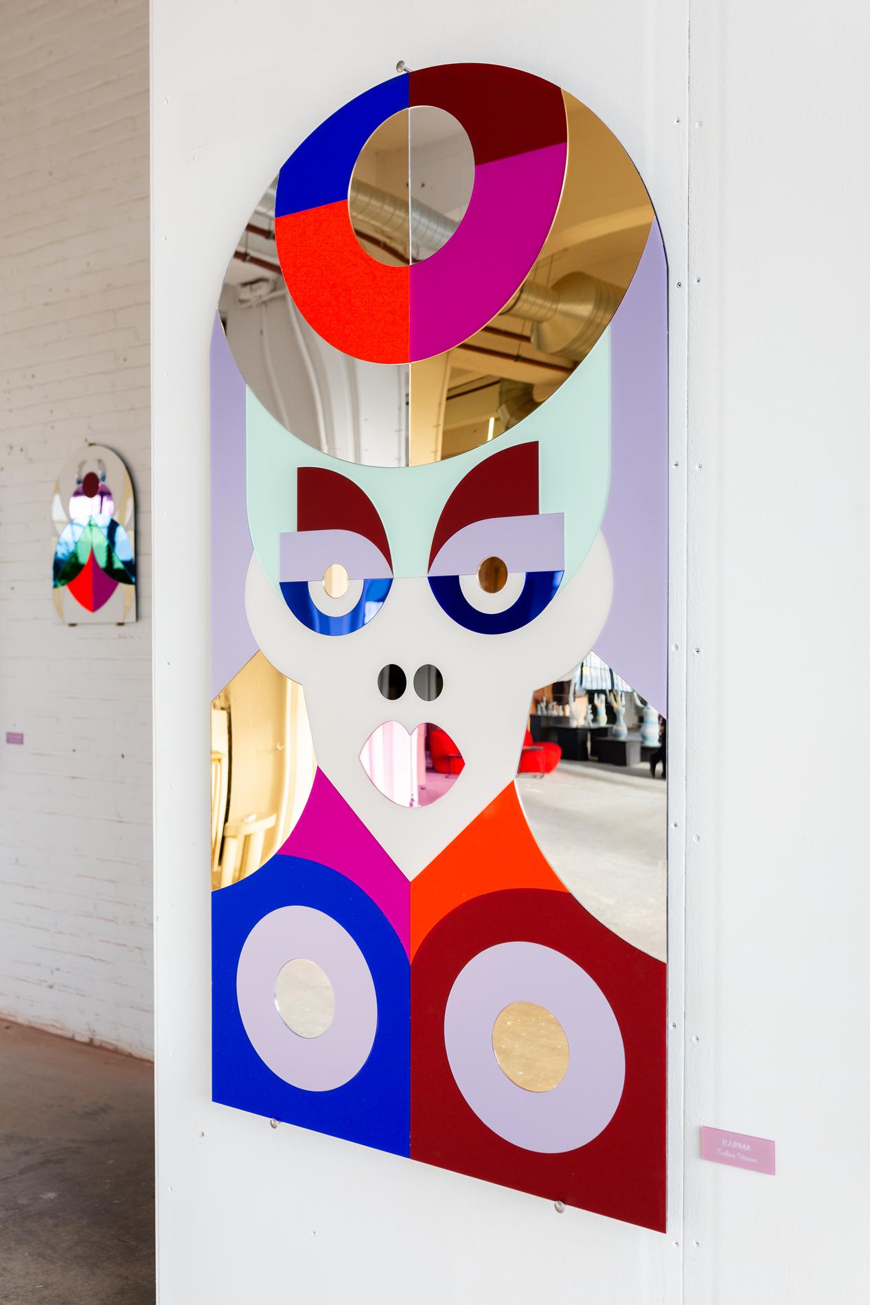 Karma, großes farbenfrohes, farbenfrohes Spiegelkunstwerk aus Plexiglas (Sonstiges) im Angebot