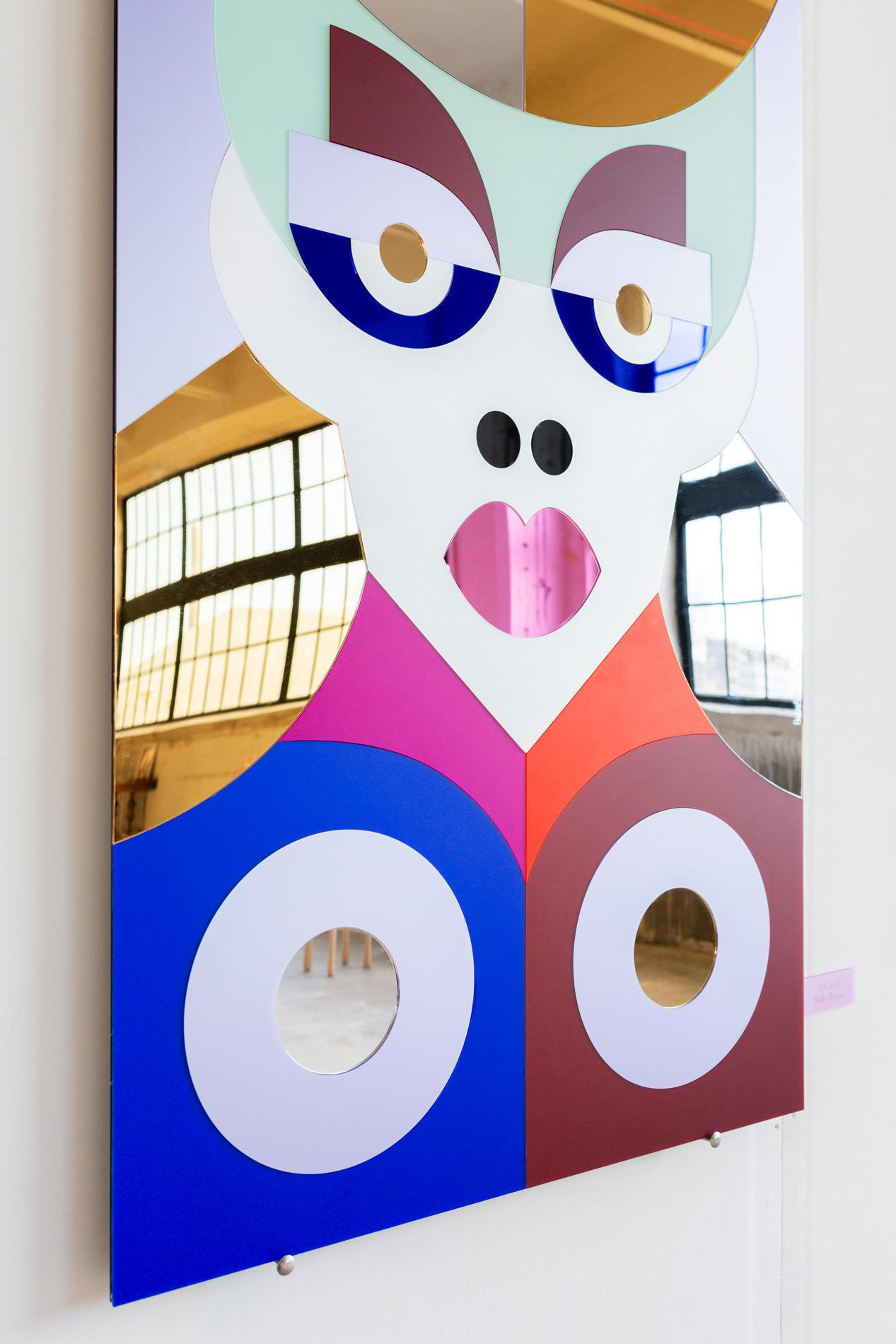 Karma, großes farbenfrohes, farbenfrohes Spiegelkunstwerk aus Plexiglas (Niederländisch) im Angebot