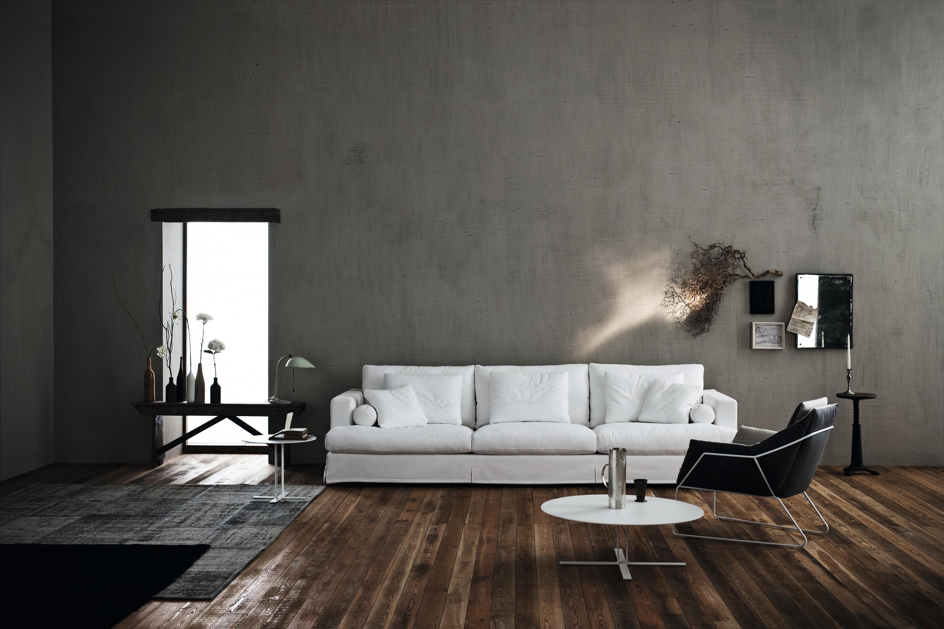 The Karma collection is the ultimate expression of the versatility of Saba Italia products: a sofa that fits seamlessly into both modern settings and more classical homes. Karma has been riding the wave of success through passing years and fleeting