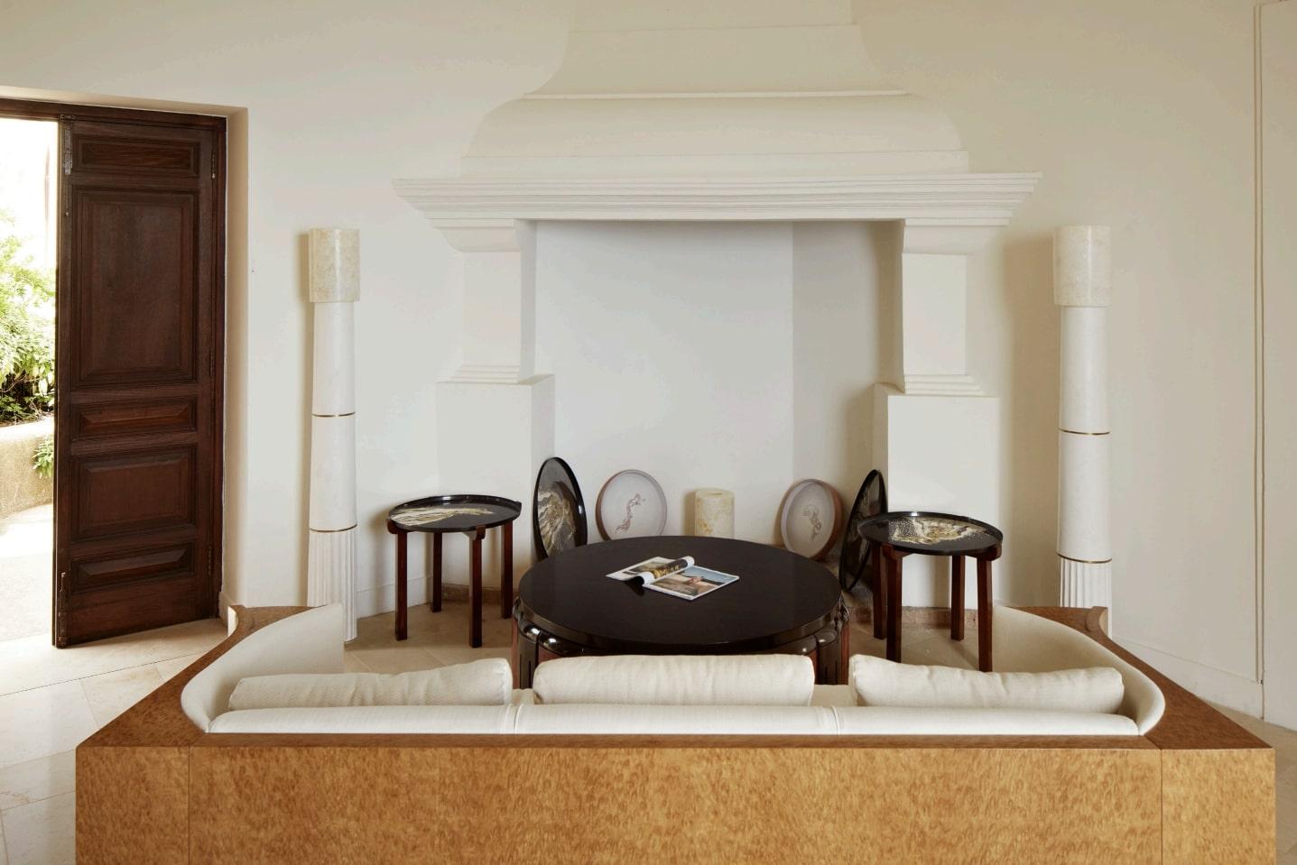 The coffee table created by  Egyptian-born architect and designer Tarek Sharma was first presented during Nomad Capri 2023 as part of the collection Capriccio Egiziano. Tarek Shamma established himself as an architect in London & Dubai and has
