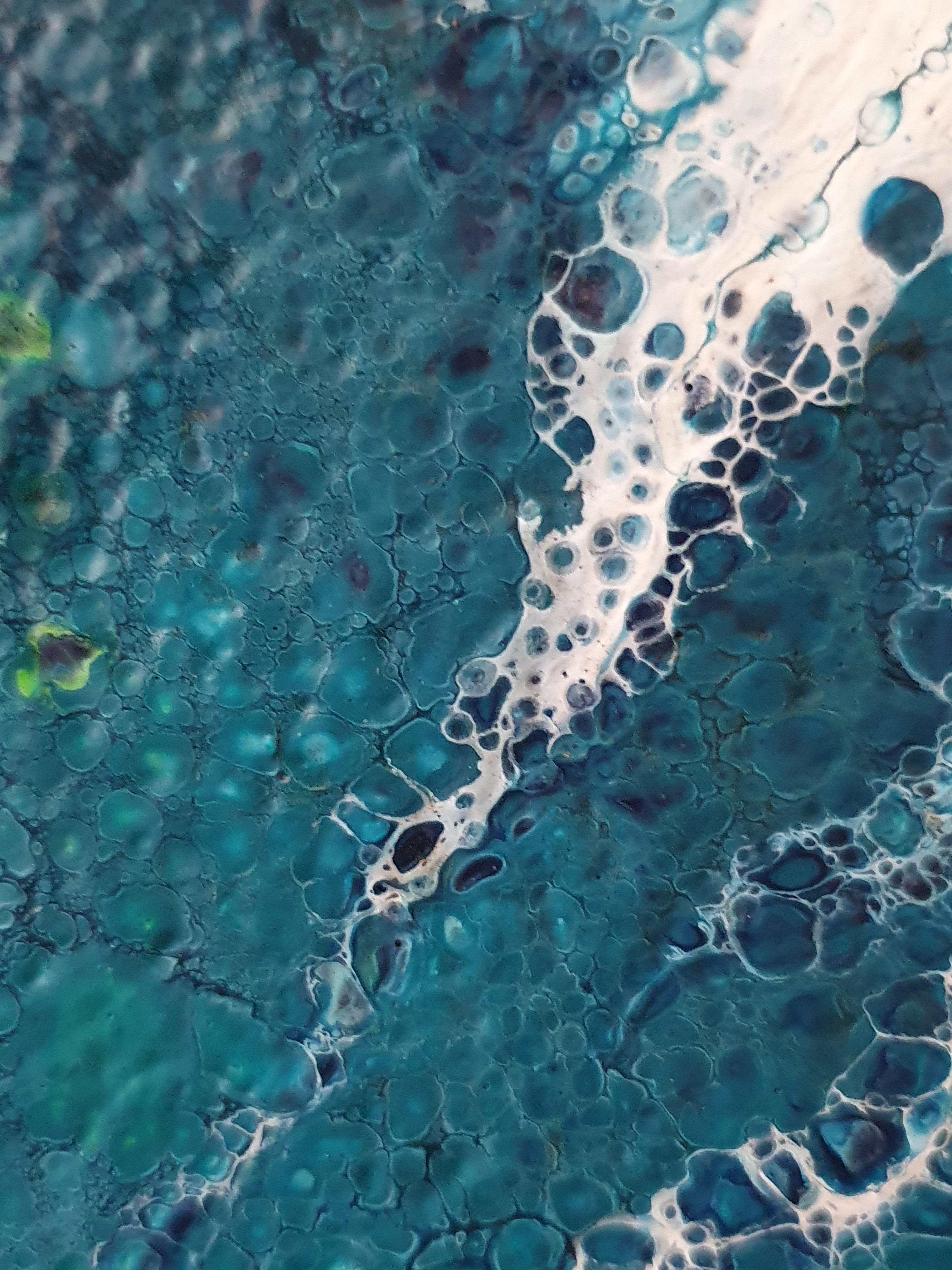 Titel: Aquamarin-Traum

Blaue Malerei Abstrakt Zeitgenössisch Modern Kunstwerk Investition Emotion Verbunden

Das Leben in der Natur bringt die Fülle des Lebens mit sich. Das Blau spiegelt den Zustand der Erde, unserer Ozeane und des Wassers wider.