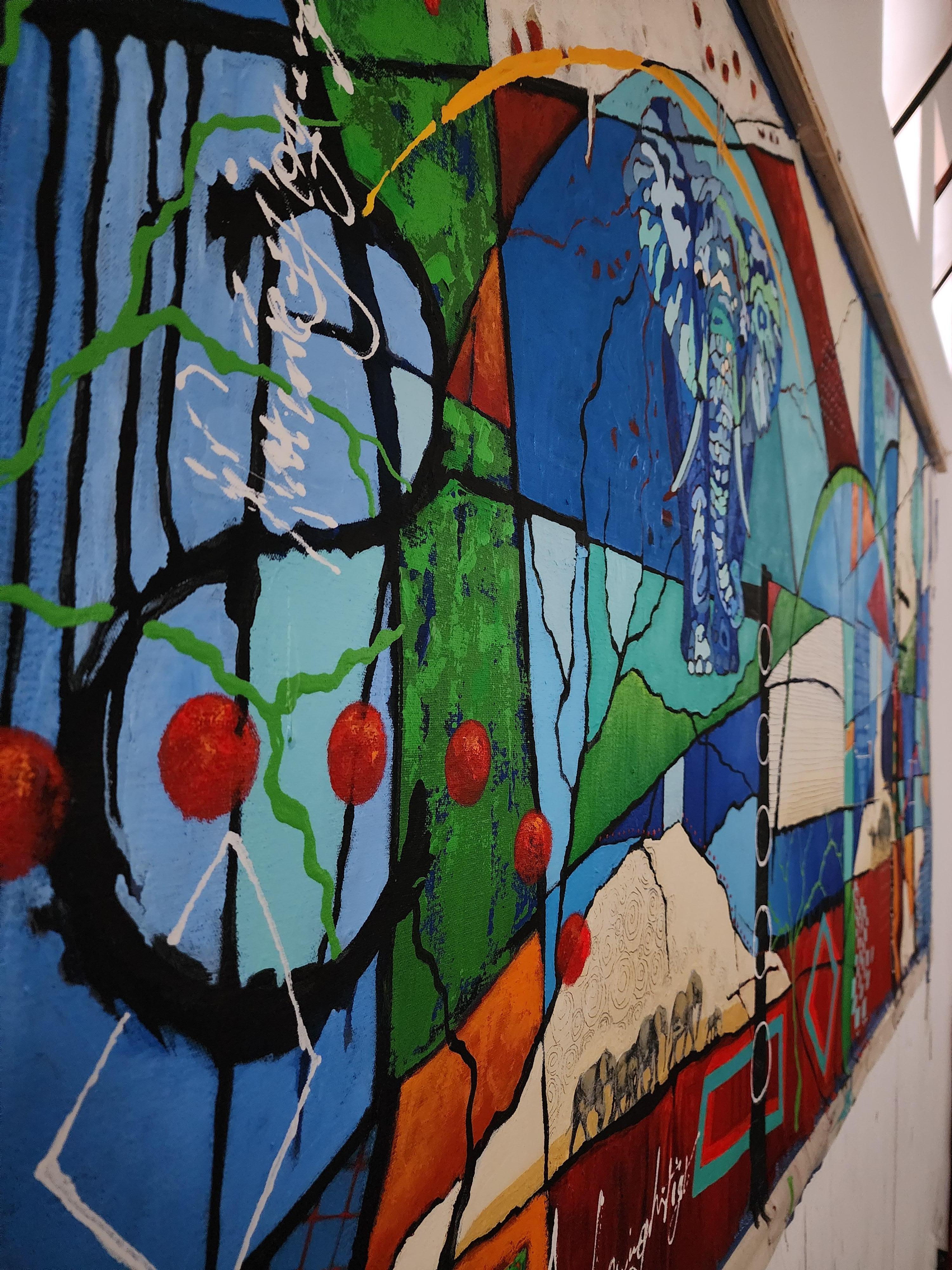 Prosperous One - Elefante africano extra large Nature Investe il colore in grassetto astratto - Painting di Karnish Art