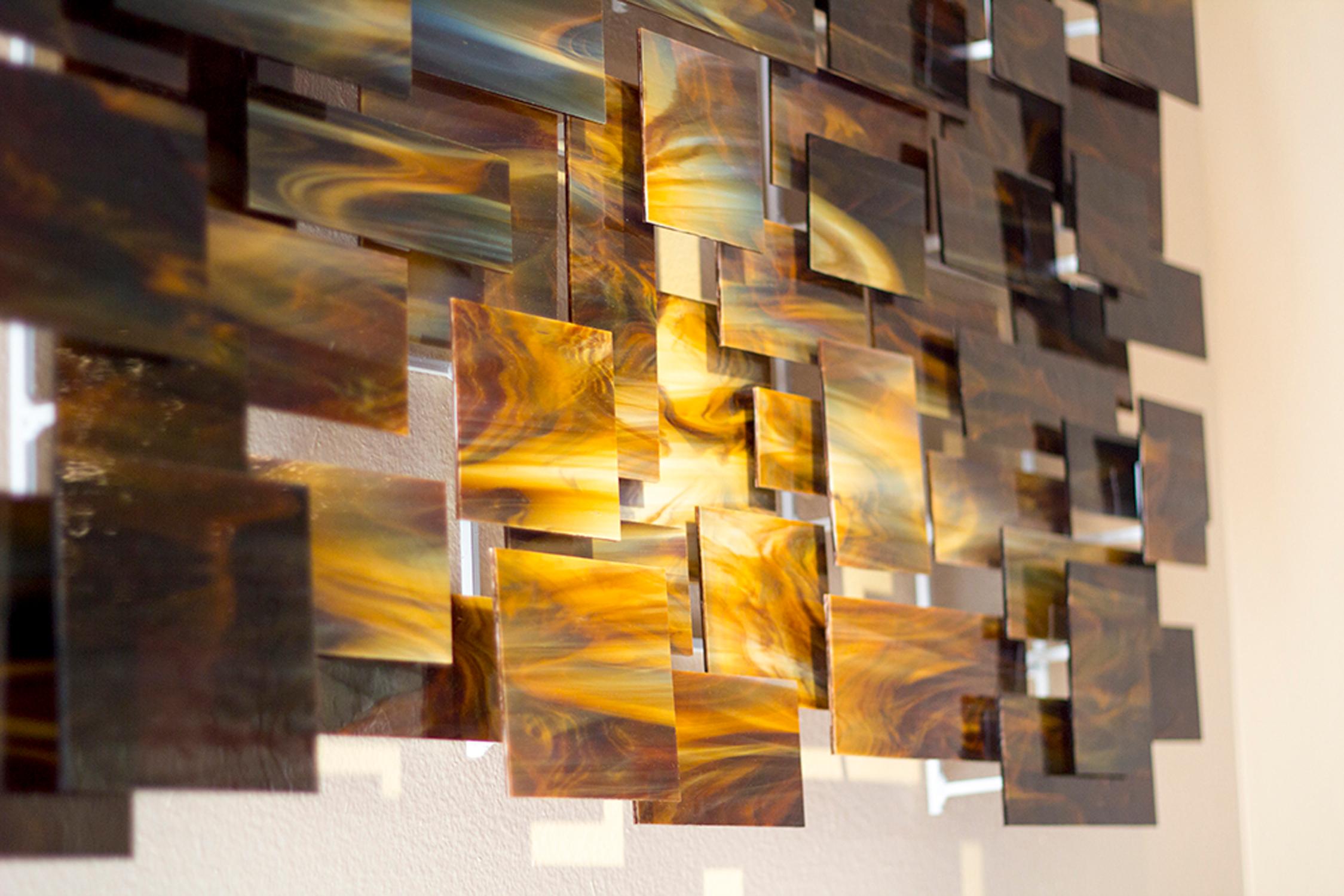 Artista: Karo Martirosyan, 
Obra: Obra original, 
Medio: Escultura mural de vidrio y metal,
Año: 2024
Estilo: Arte contemporáneo, 
Tema: Cosmos,
Tamaño: 36