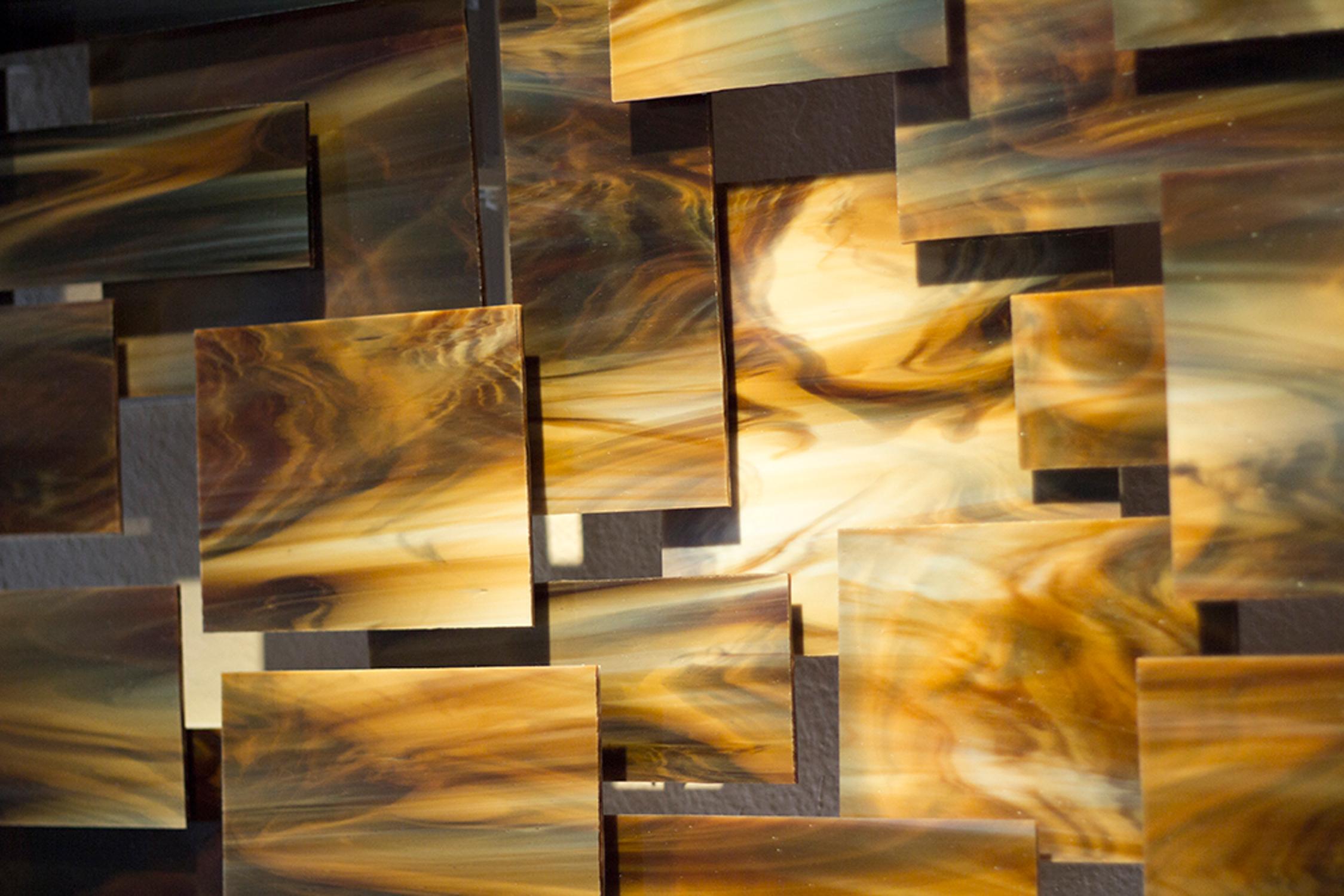 Cosmos, sculpture murale d'origine en verre et métal abstrait en 3D - Sculpture de Karo Martirosyan