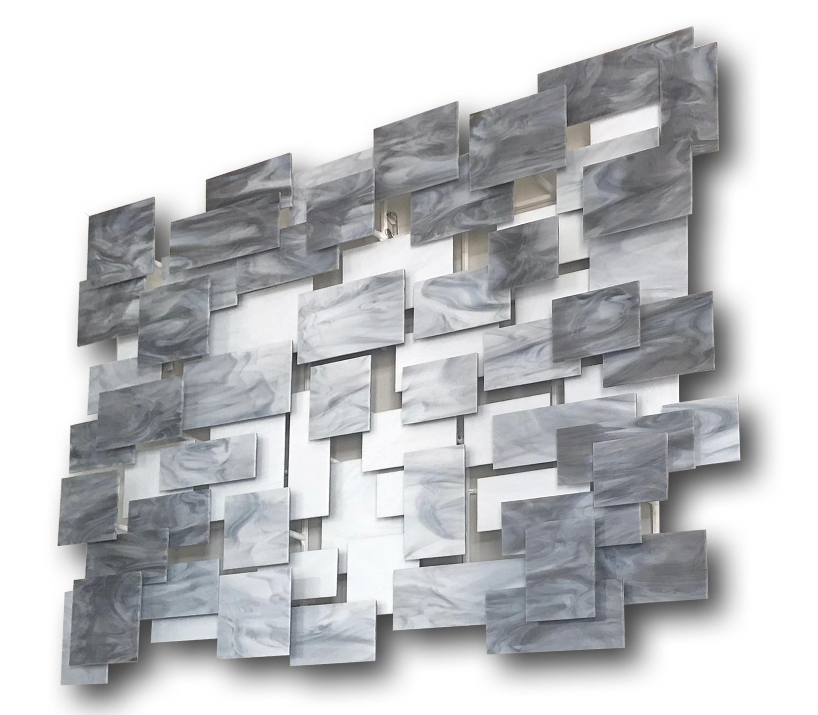 Monochrome, art abstrait en 3D, sculpture murale originale en verre et en métal - Moderne Sculpture par Karo Martirosyan