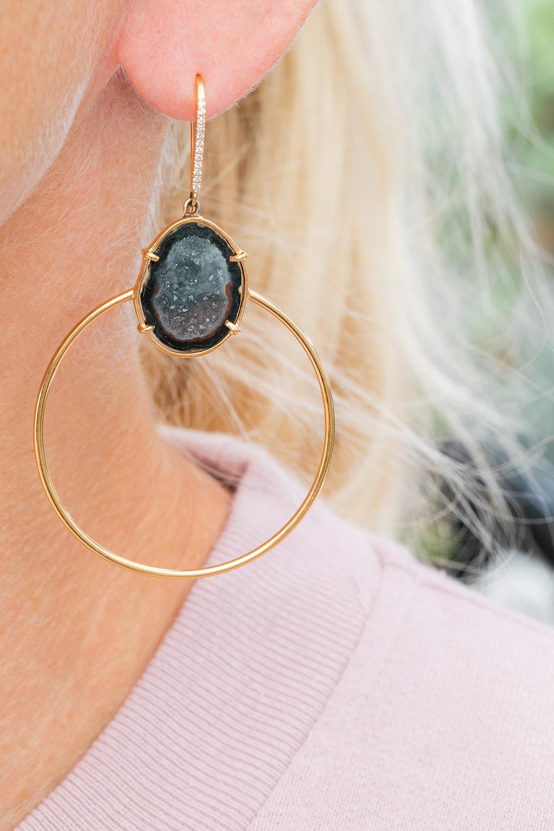 These Jade earrings are the perfect mix of classic and modern.
Handcrafted in 18 k rose gold and diamonds on the hooks.
The geodes have grey, black and red colors inside.
There shape is elegant enough for evening yet simple enough for every day.