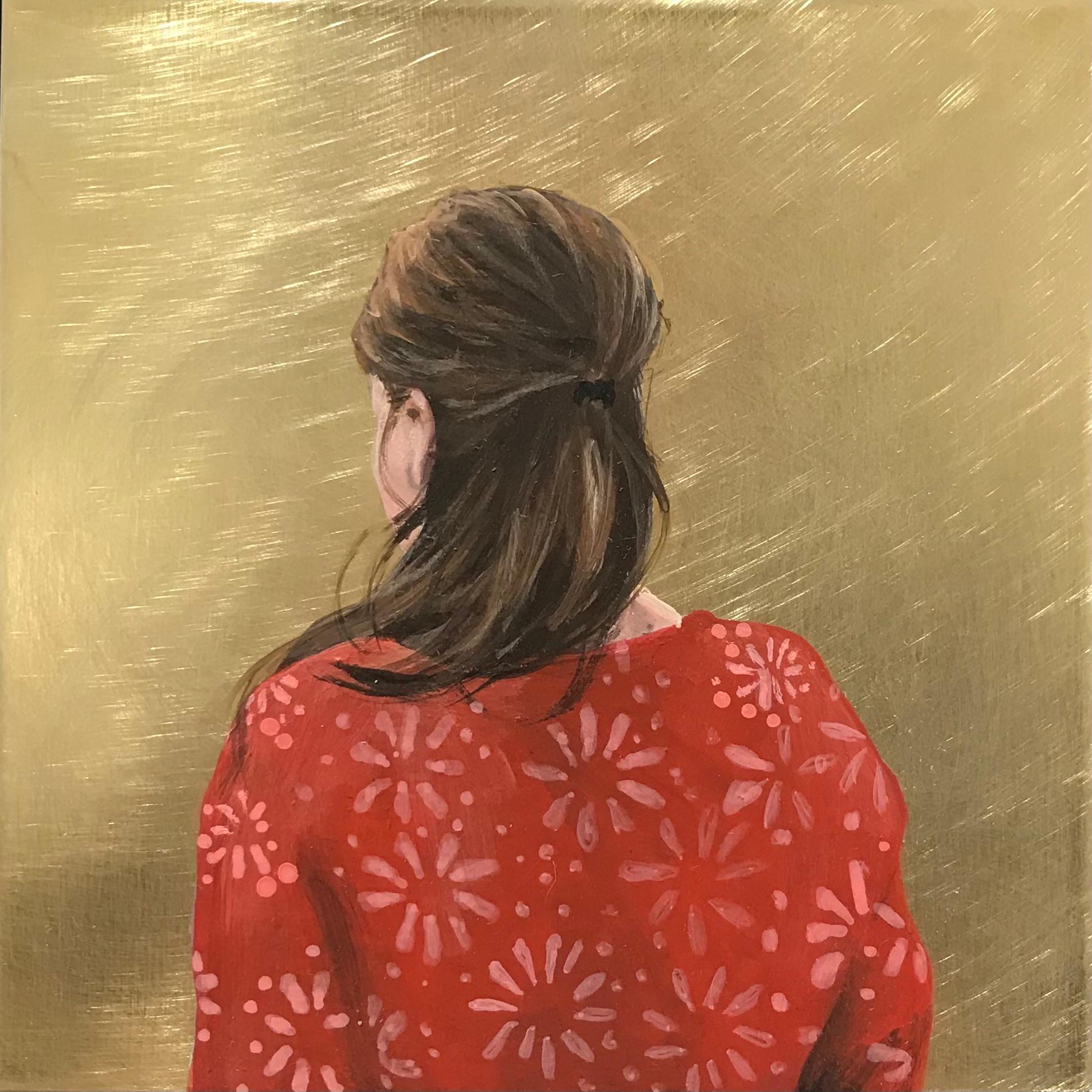 ''Goldener Moment LIII'' Zeitgenössisches Portrait eines Mädchens mit roter Bluse auf Messing