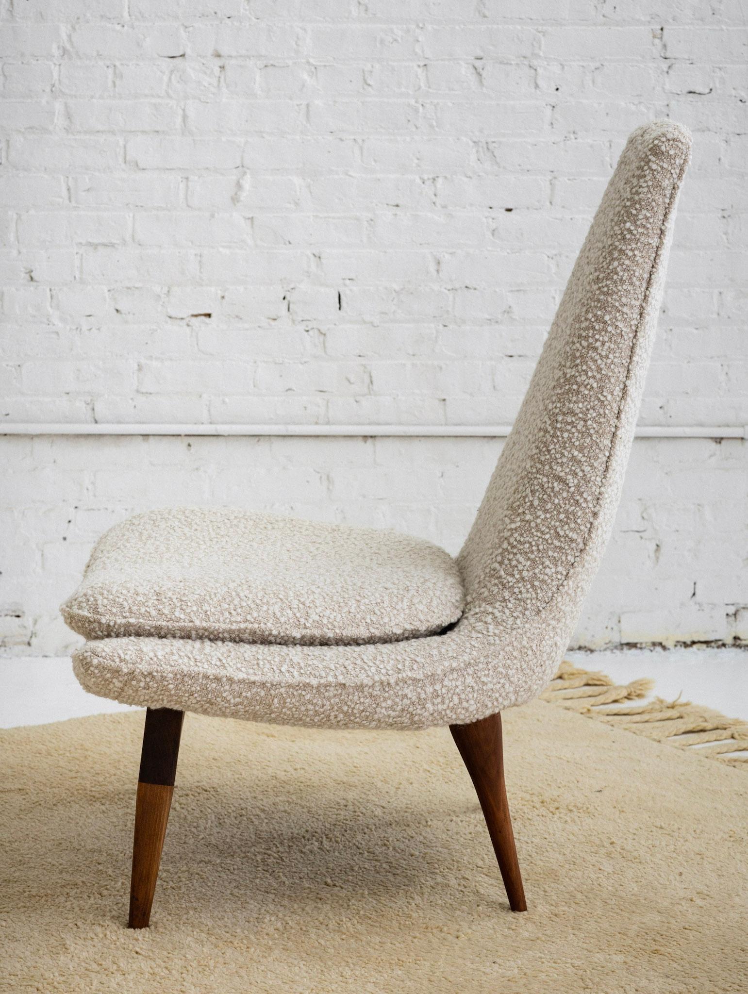 Karpen of California High Back Walnut Slipper Lounge Chair in Wool Bouclé In Good Condition In Brooklyn, NY