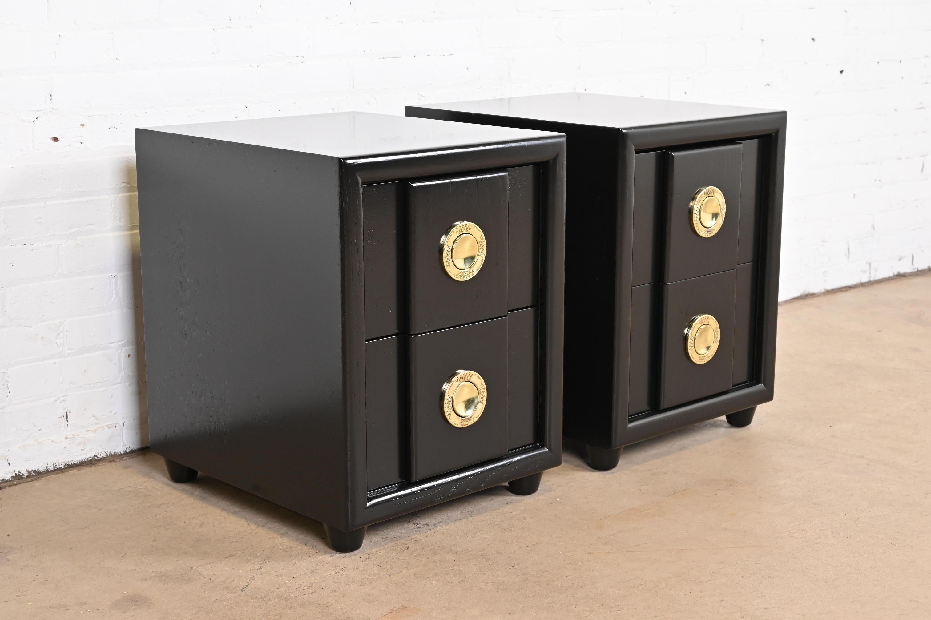 Karpen of California Mid-Century Modern Black Lacquered Nightstands, Refinished In Good Condition In South Bend, IN