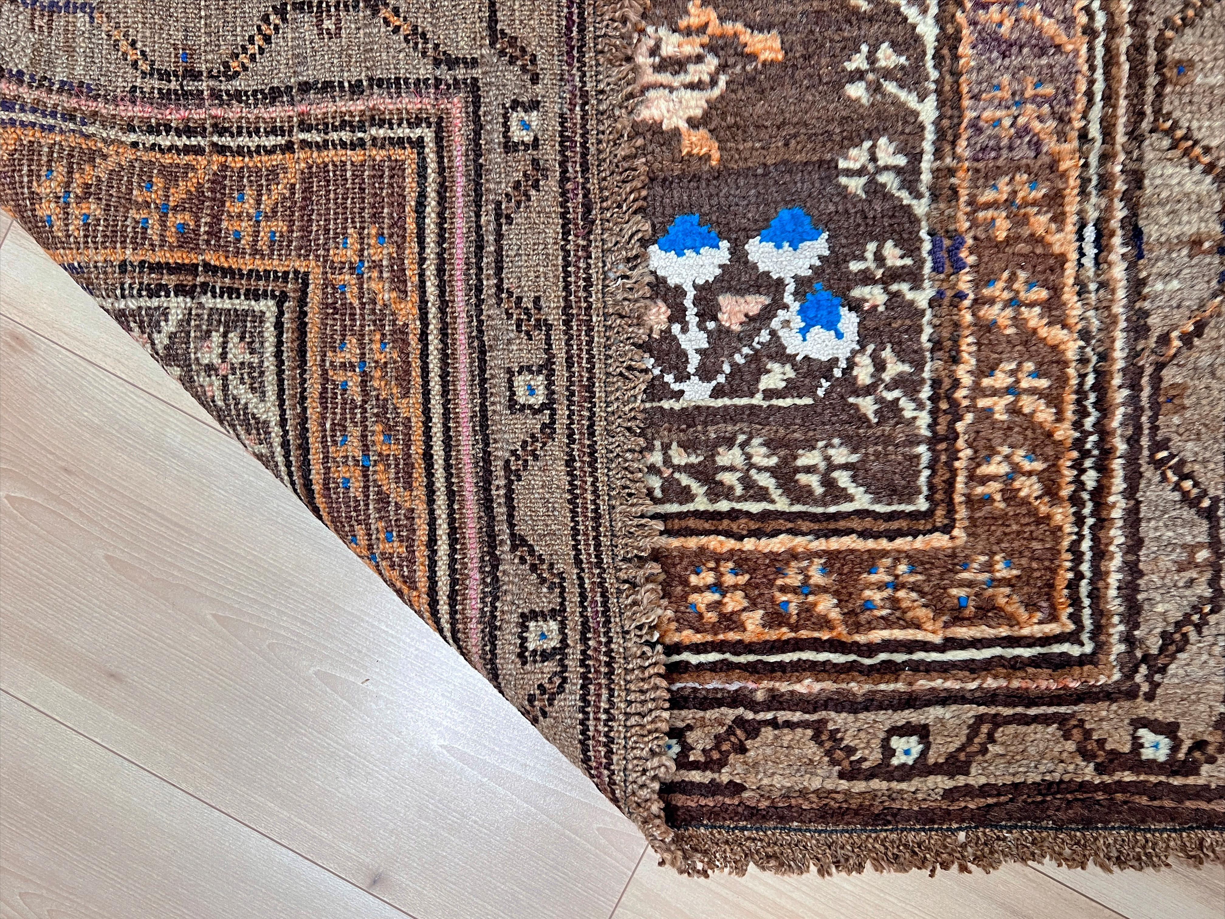 Kars - • Vintage Türkisch Mini Wollteppich - • Handgeknüpfter Akzentteppich - • 2′11″×4′1″ - • 19 im Angebot 6