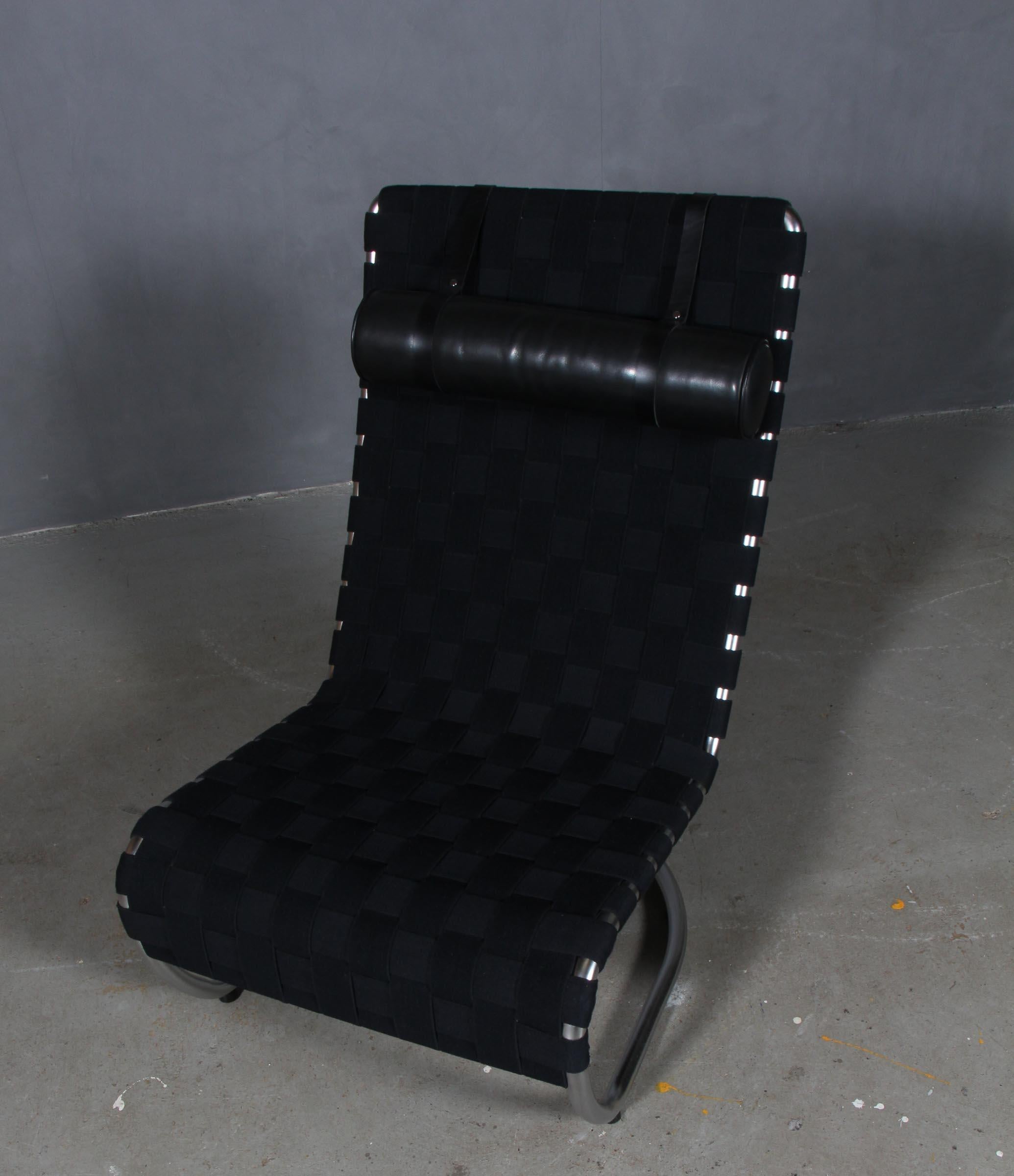 Karsten Gransgaard free swinger lounge chair with steel frame. 

Black elastic webbing. Vacona leather backrest.