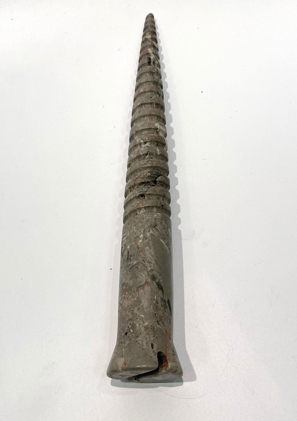 Vite lunga di KARTEL - scultura unica in marmo scolpita a mano - finitura liscia in vendita 1