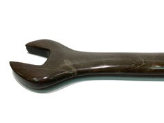 The Wrench - Long by KARTEL - escultura única de mármol tallada a mano -acabado liso