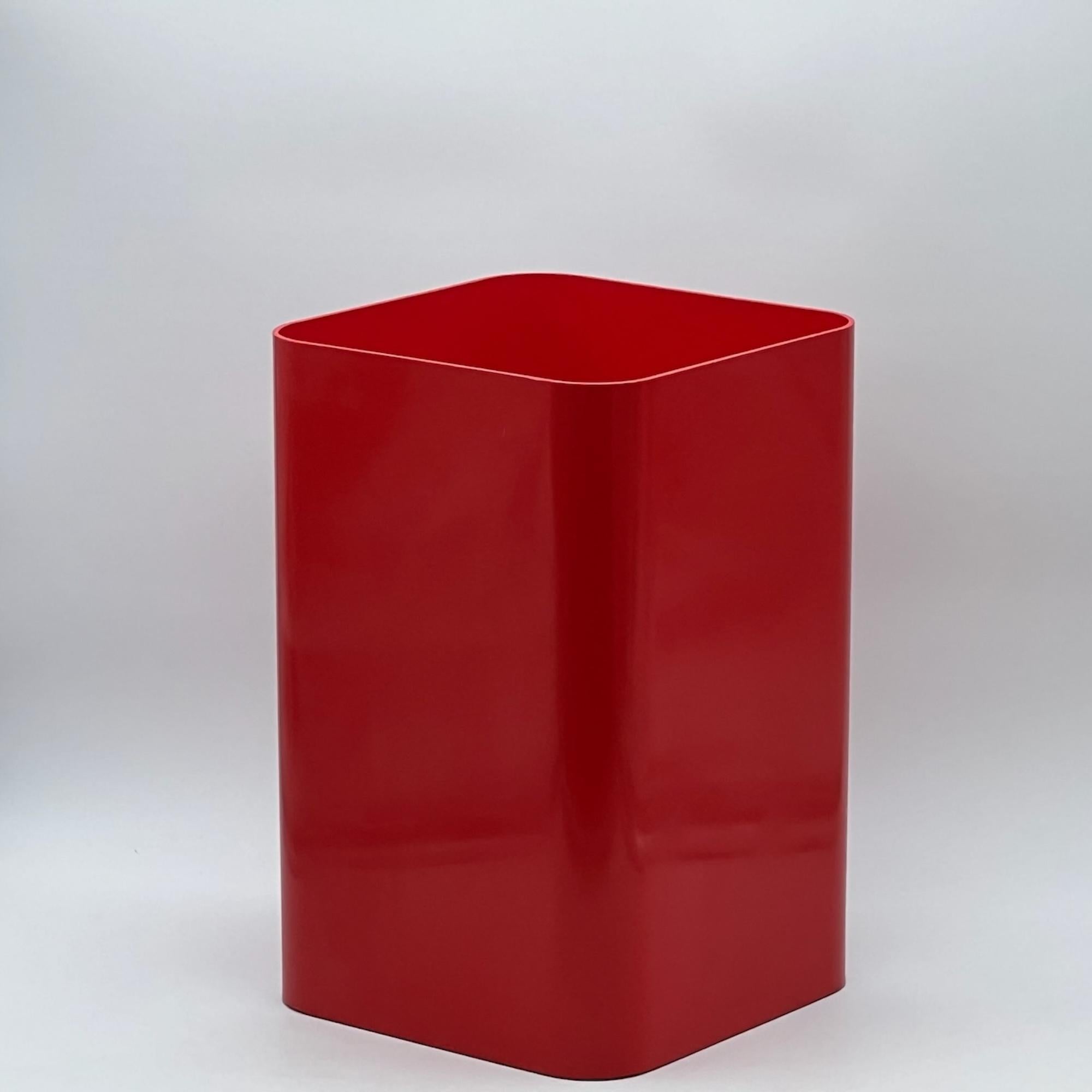 Industrial Kartell 4672: Iconic 70s Paper Basket by Ufficio Tecnico-Vibrant Red Glossy 