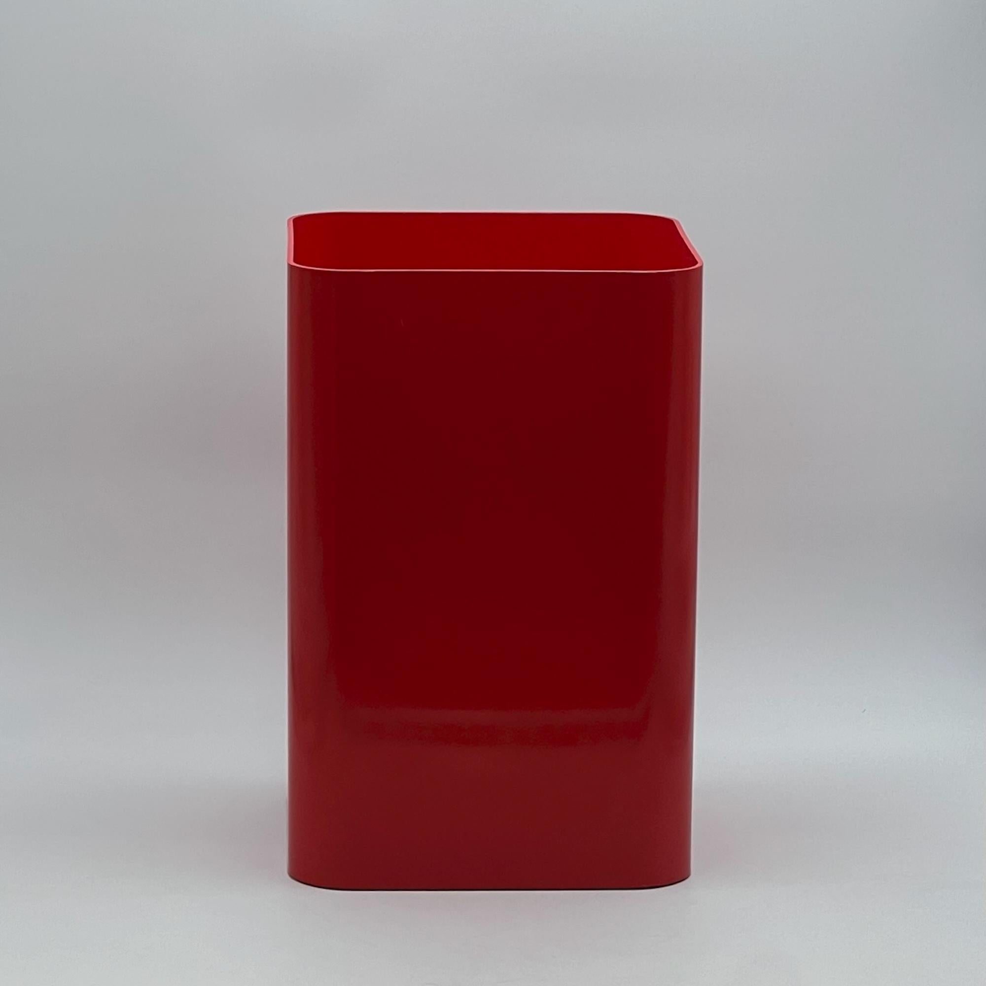 Italian Kartell 4672: Iconic 70s Paper Basket by Ufficio Tecnico-Vibrant Red Glossy 