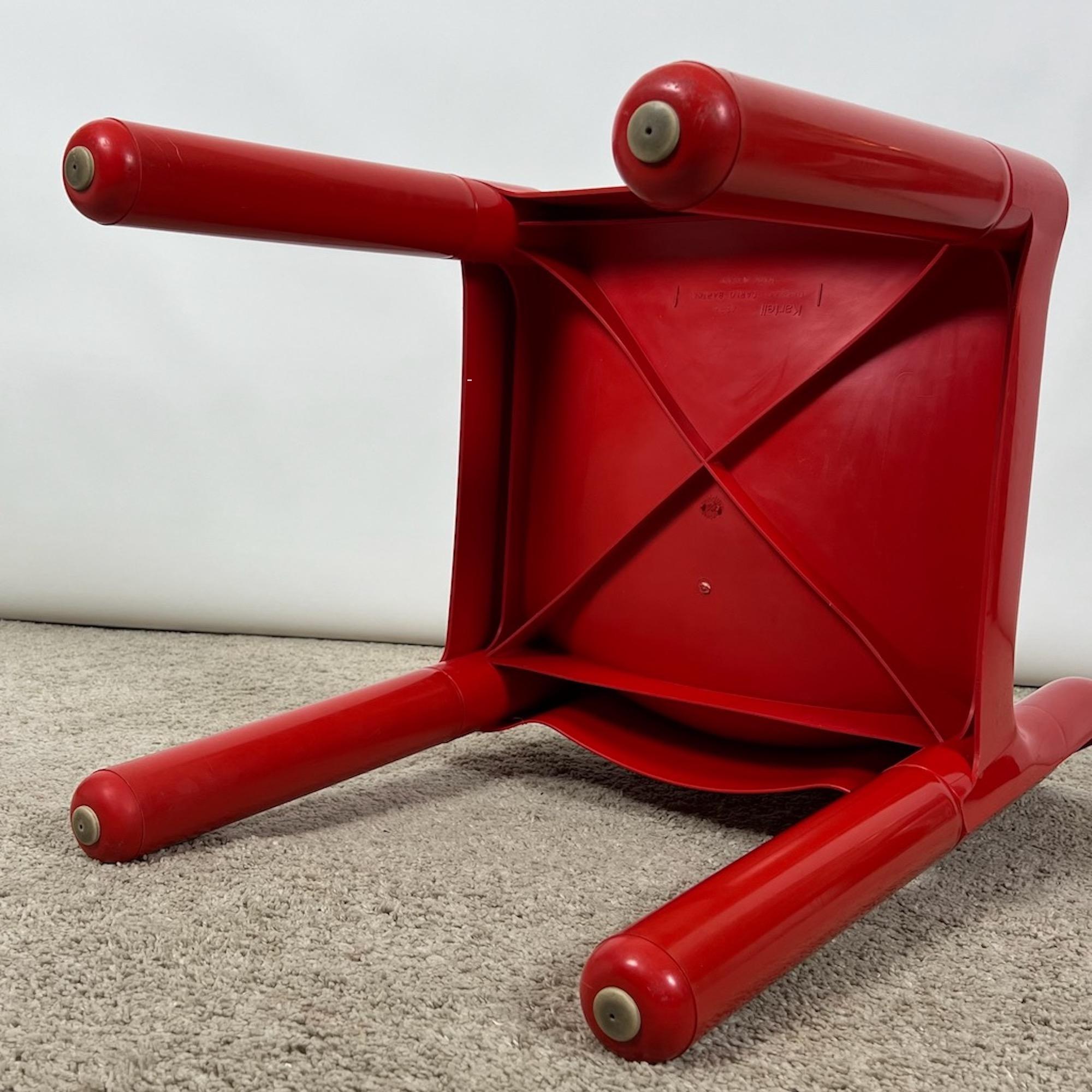 Kartell 4875 Stuhl von Carlo Bartoli in glänzendem Rot, 1980er Jahre Auflage im Zustand „Gut“ im Angebot in San Benedetto Del Tronto, IT