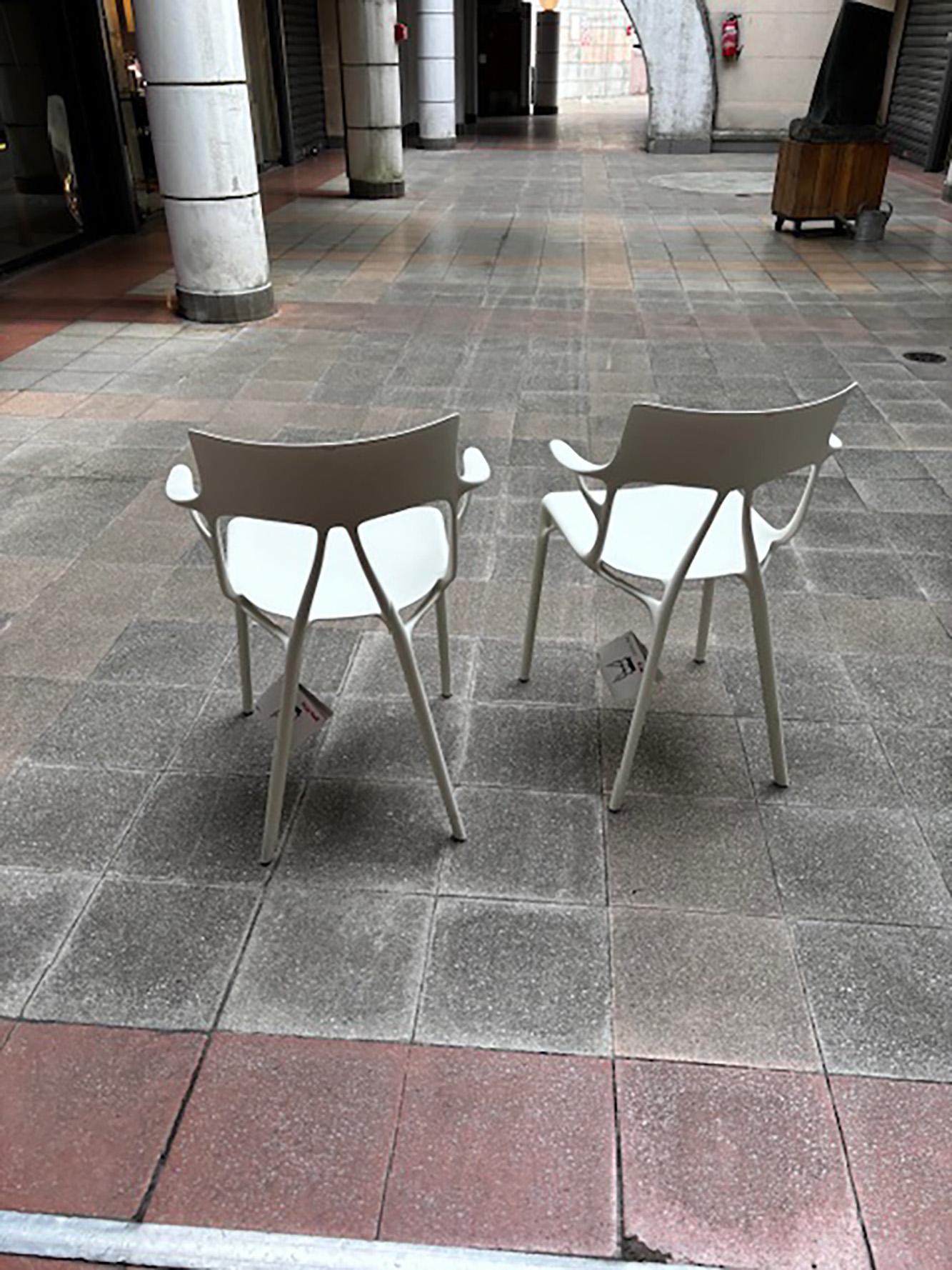 Plastica Sedia Kartell AI di Starck in vendita