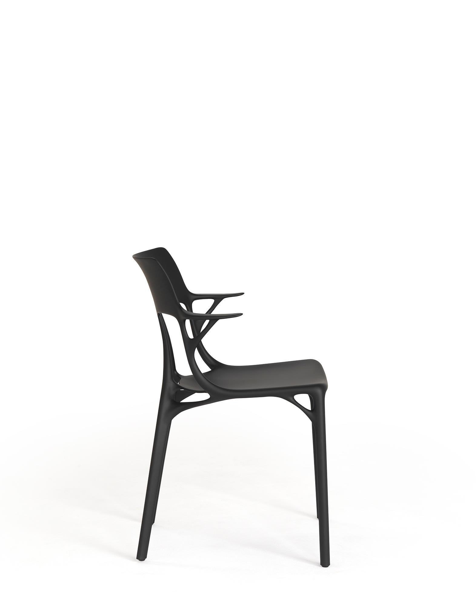 Ensemble de 2 chaises Kartell AI en noir créées par l'intelligence artificielle Neuf - En vente à Brooklyn, NY