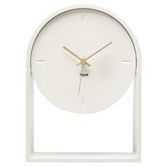 Horloge de table Kartell Air du Temps blanche d'Eugeni Quitllet
