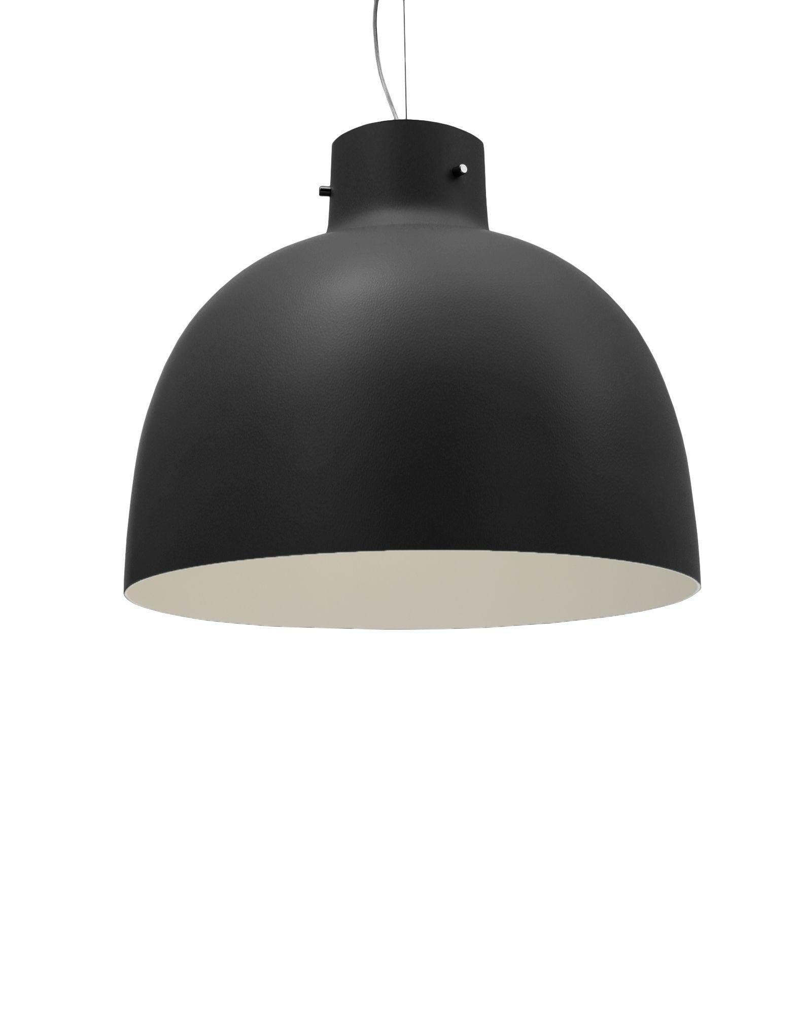 Bellissima is presented in the material version of matte in black and white.

Dimensions: Height 16.14 in.; Width 19.67 in.; Depth 19.67 in.; Unit weight: 3.6 kg. Made of: Thermoplastic Technopolymer. Assembly required. Voltage: 120. Cord length