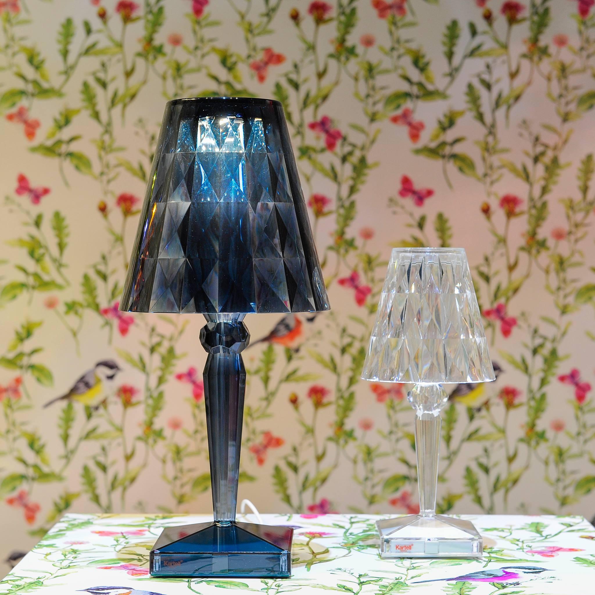 Kartell Große Battery-Lampe in Hellblau von Ferruccio Laviani (Harz)