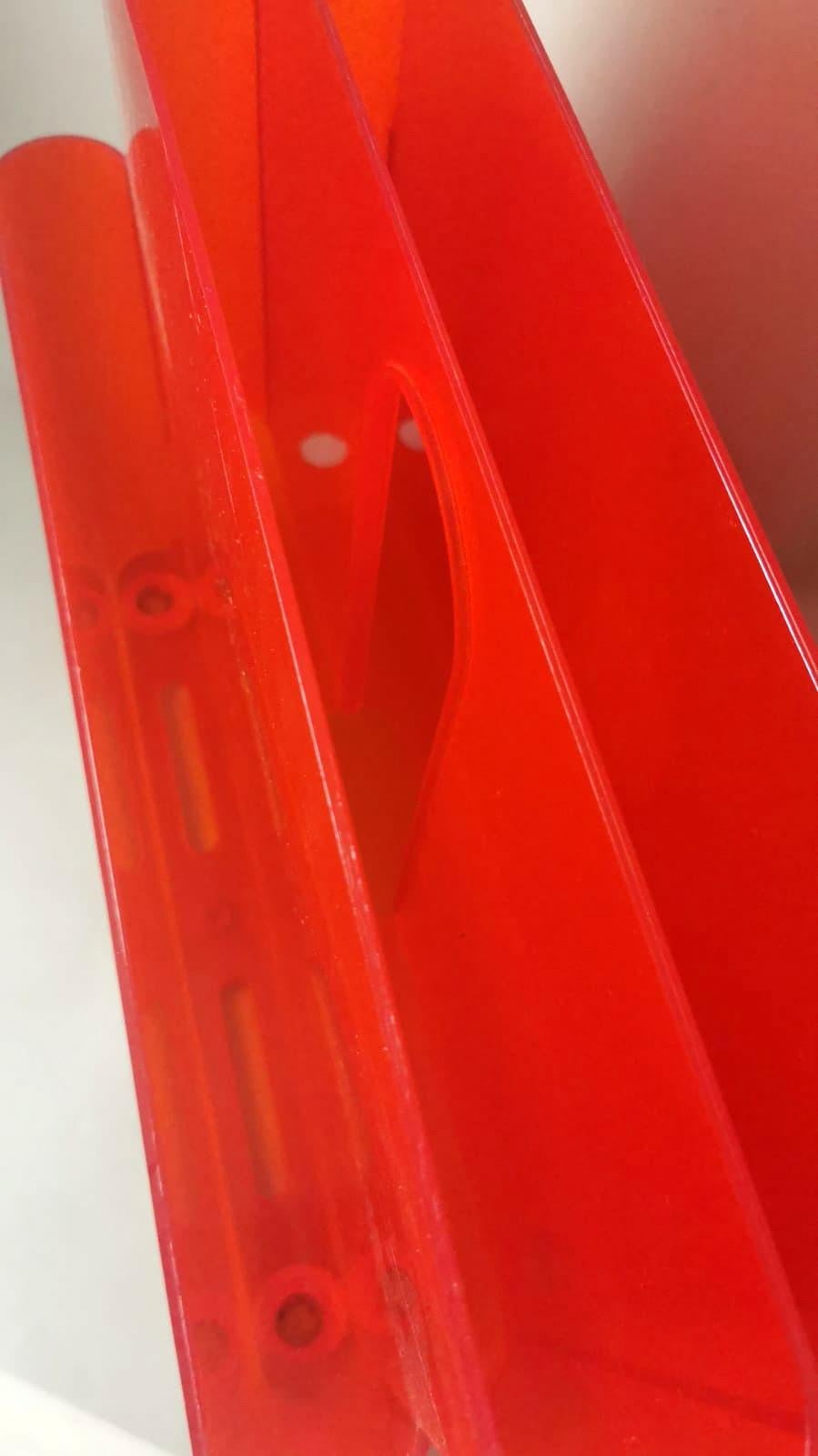 Kartell By Giotto Stoppino Transparent Red Plexiglass Magazine Rack In Good Condition In Prato, Tuscany