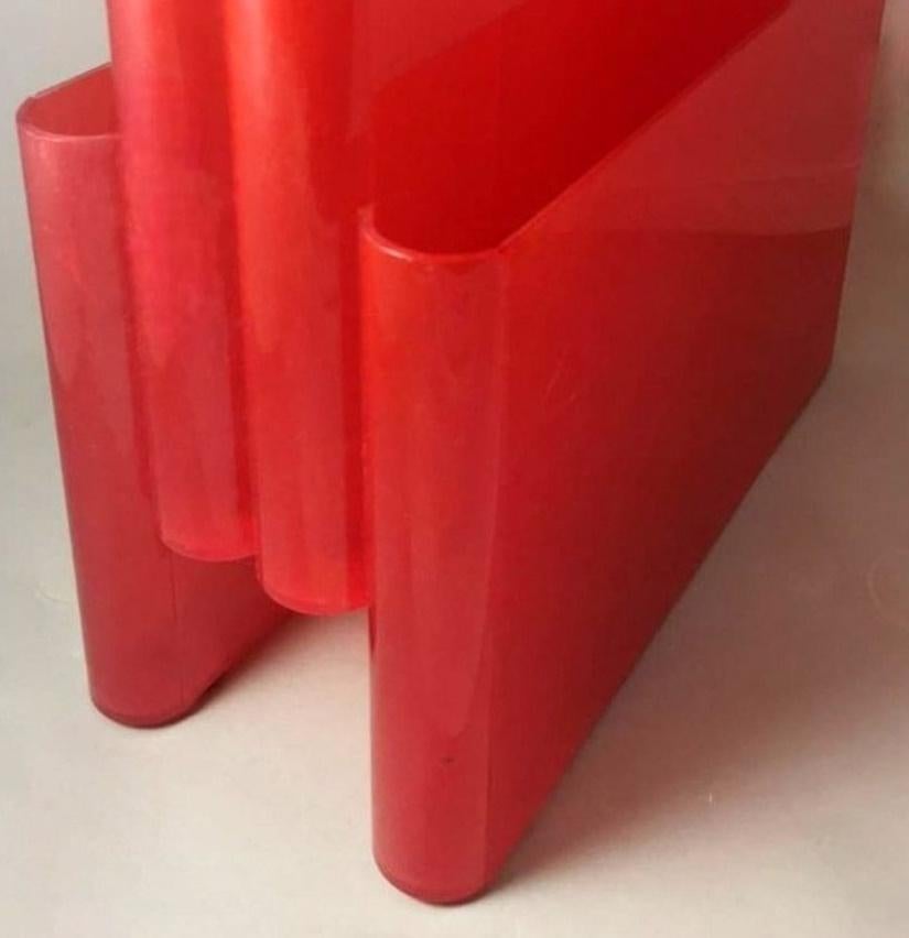 20th Century Kartell By Giotto Stoppino Transparent Red Plexiglass Magazine Rack