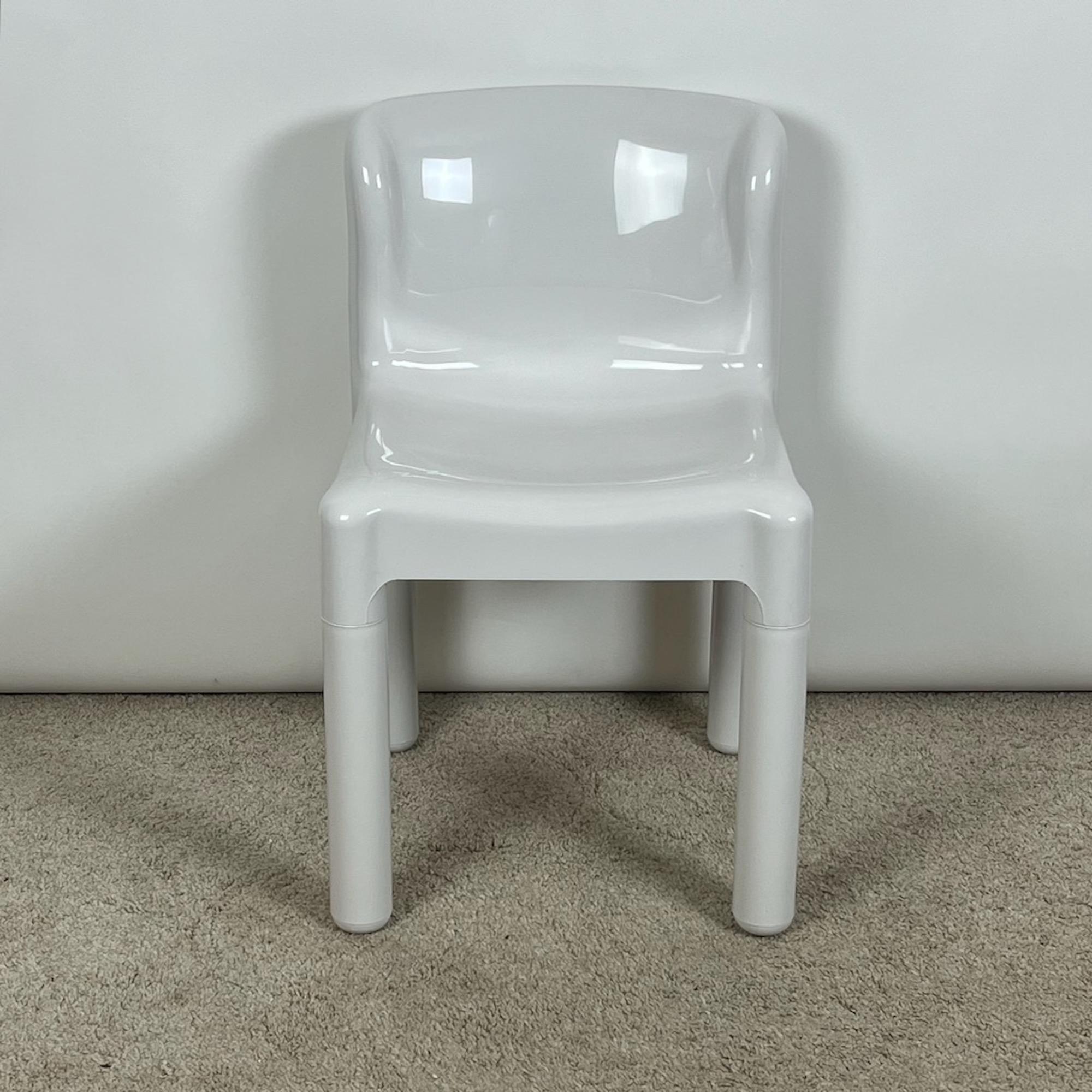 Kartell-Stuhl Modell 4875 von Carlo Bartoli – glänzendes Weiß – Italien, 1970er Jahre (Ende des 20. Jahrhunderts) im Angebot