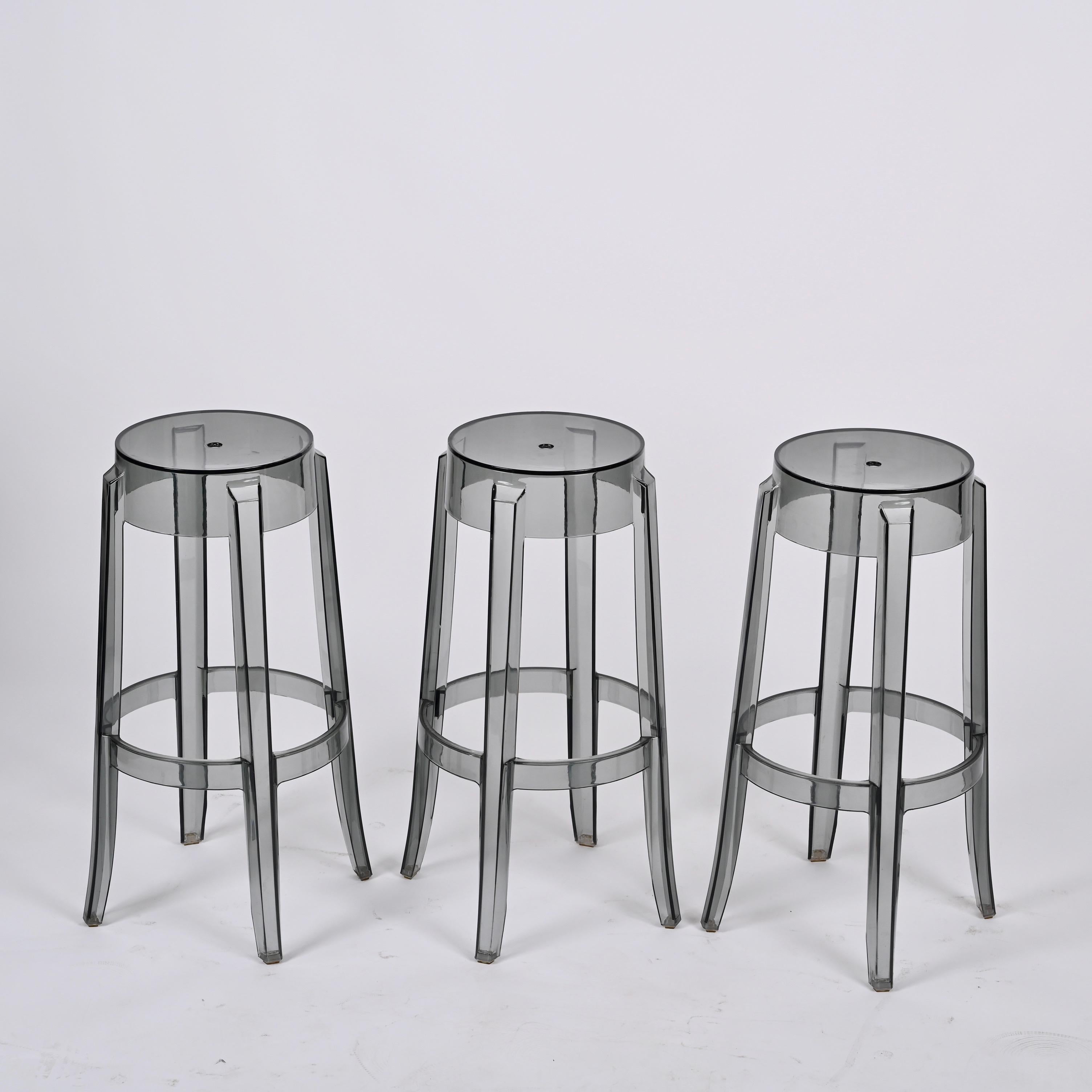 Kartell Charles Ghost Large Stools in Smoke Grey by Philippe Starck, Italy For Sale 2
