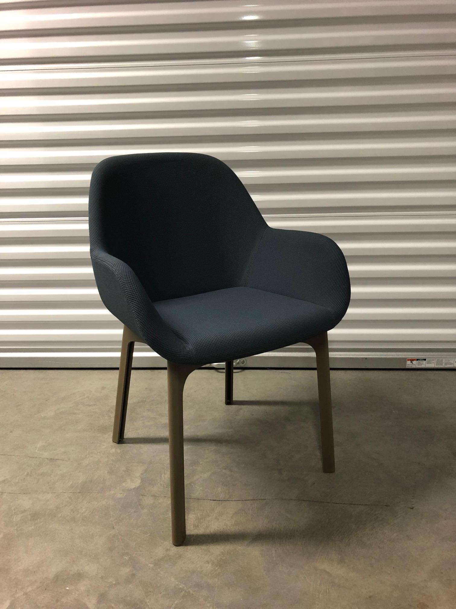 Grauer gepolsterter Clap Chair:: Patricia Urquiola für Kartell (Moderne)